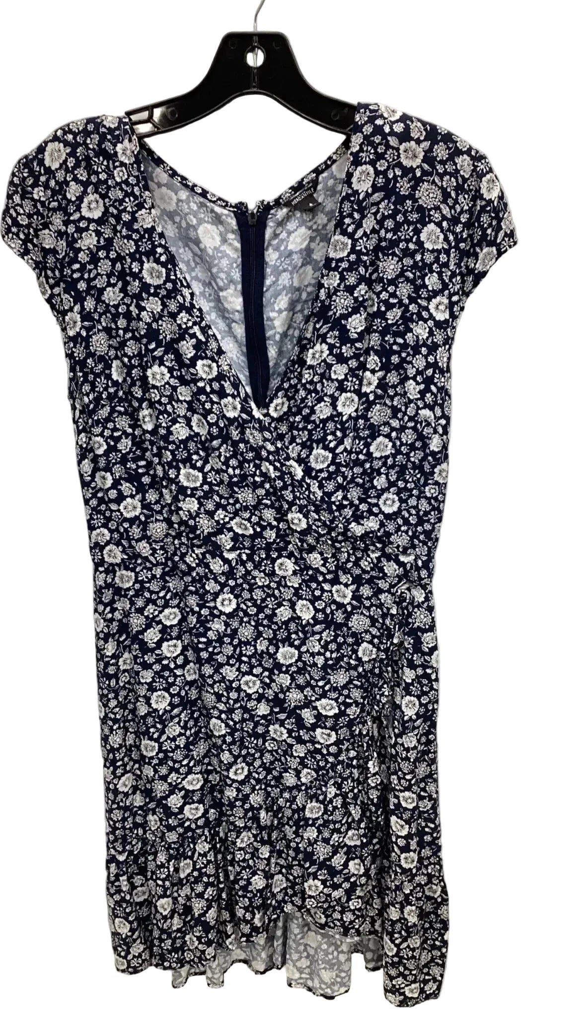 Dress Casual Midi By Clothes Mentor In Blue & White, Size: 6