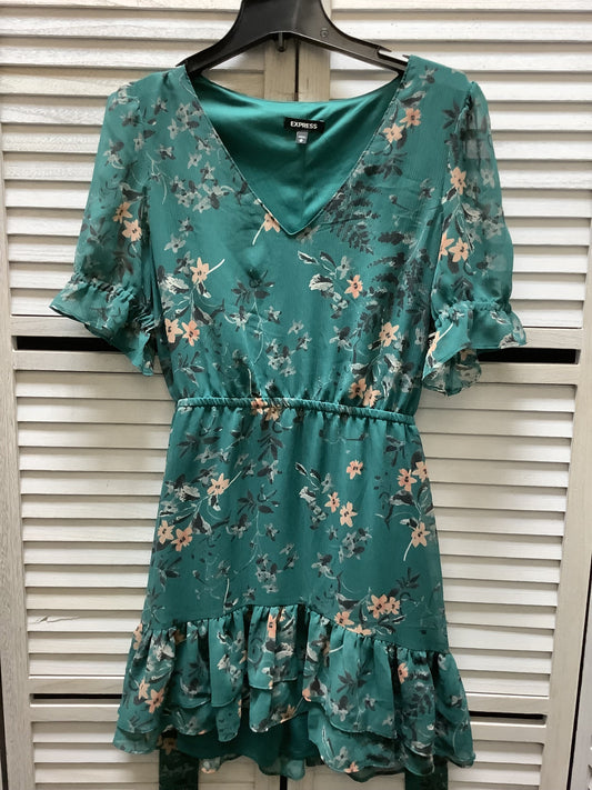 Dress Casual Short By Express  Size: M