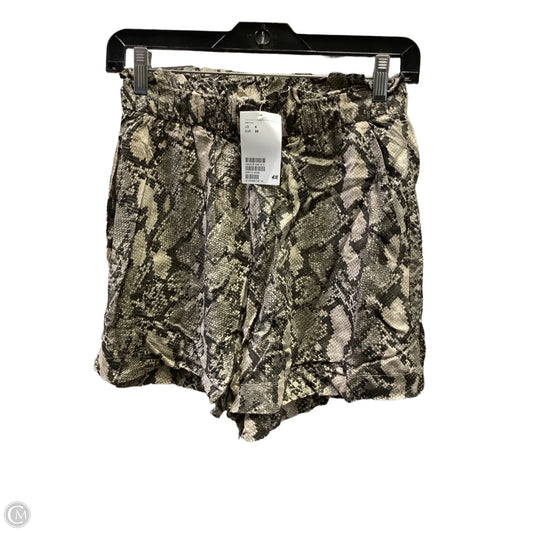 Shorts By H&m In Snakeskin Print, Size: 4