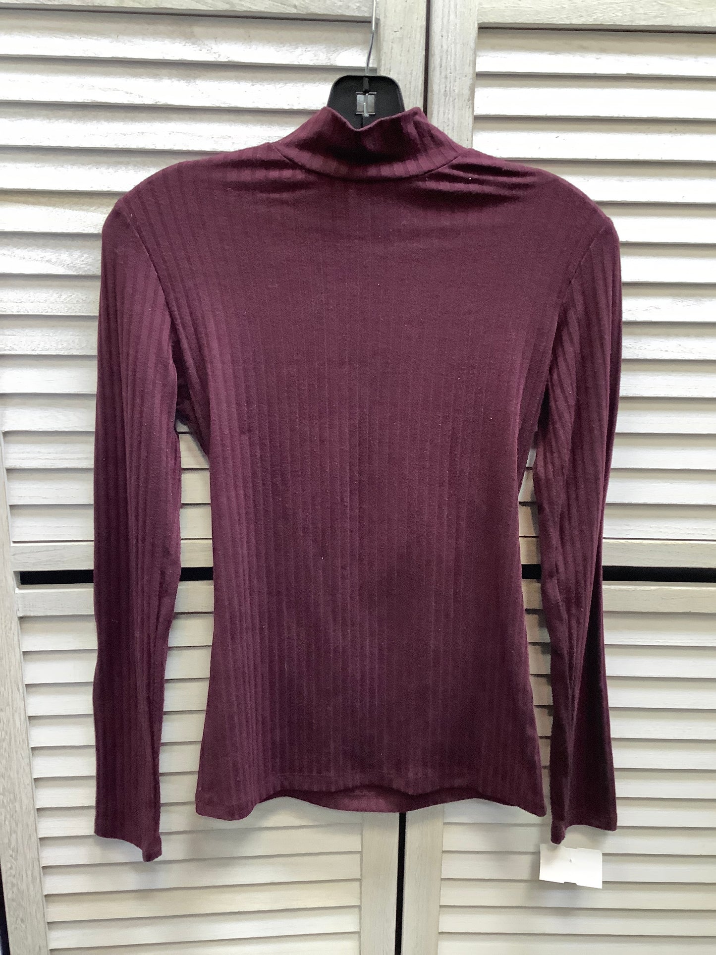 Top Long Sleeve By Clothes Mentor In Purple, Size: S