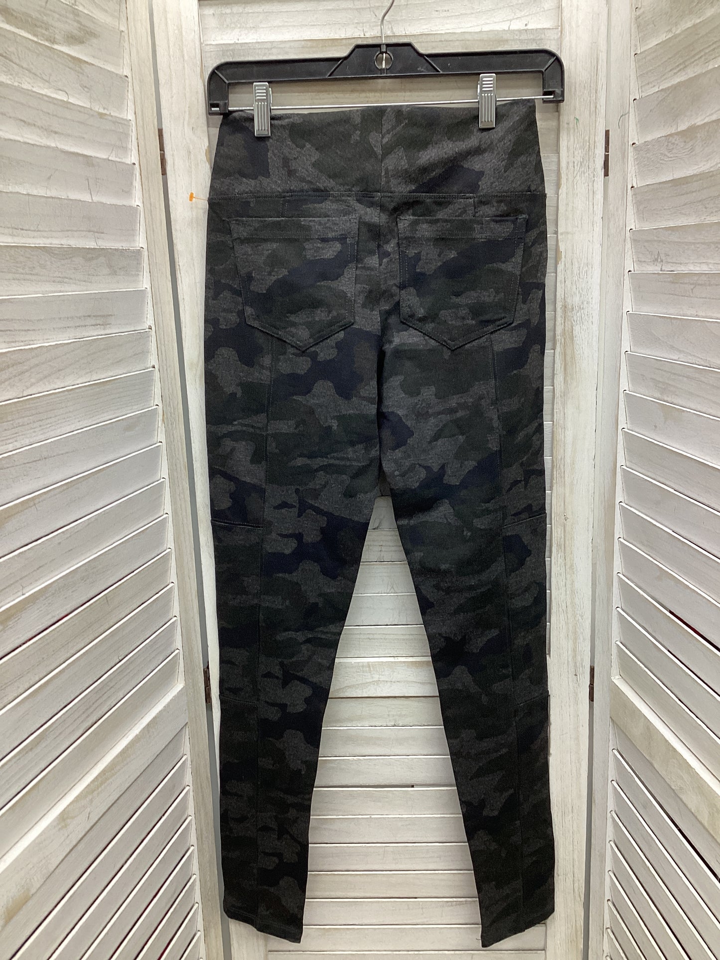 Athletic Leggings By Mudd In Camouflage Print, Size: S