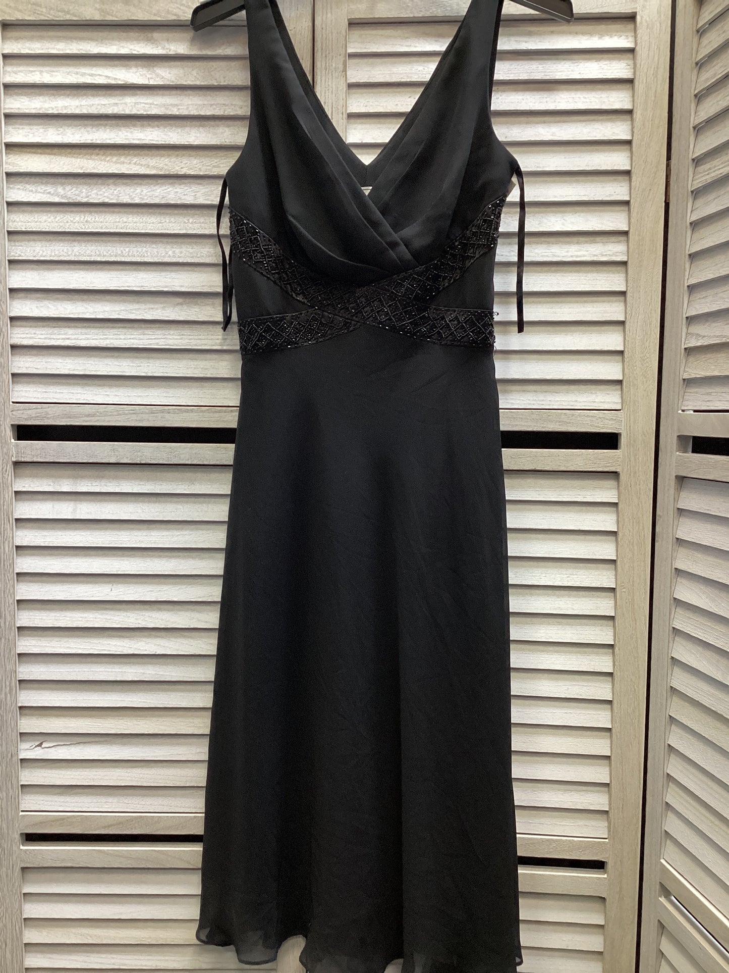 Dress Party Midi By Clothes Mentor In Black, Size: 4