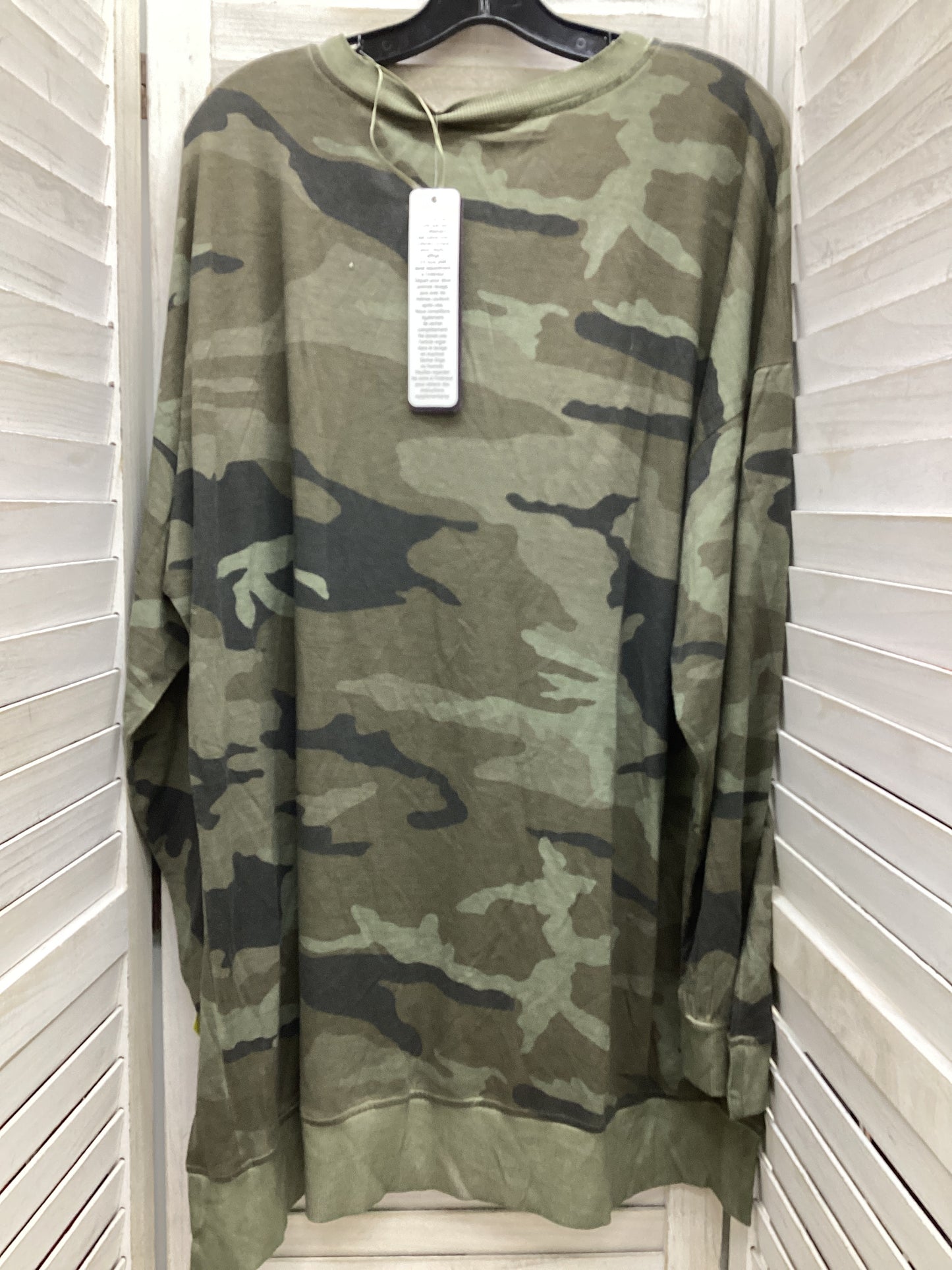 Top Long Sleeve By Clothes Mentor In Camouflage Print, Size: 2x