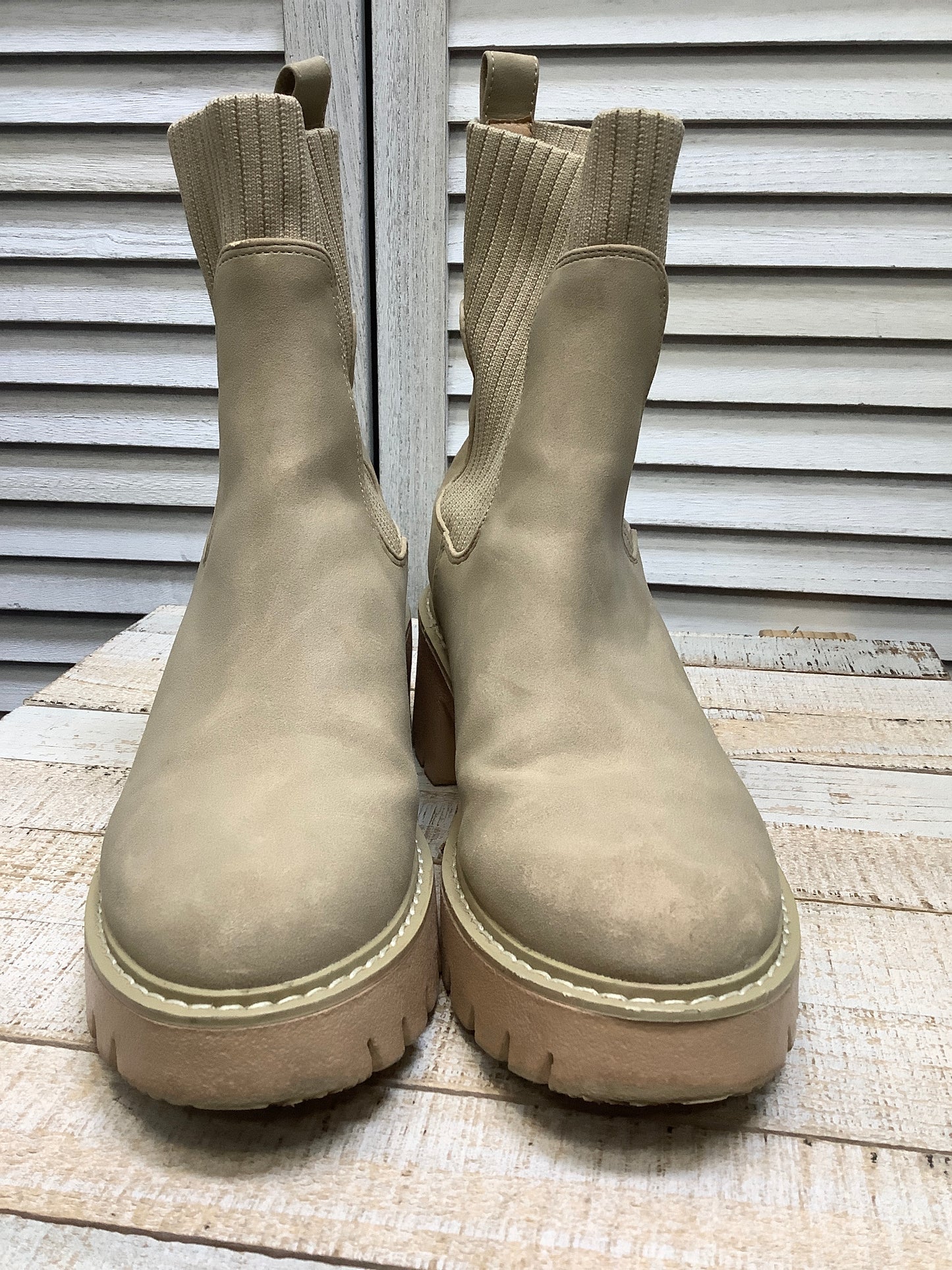 Boots Combat By Clothes Mentor In Tan, Size: 7