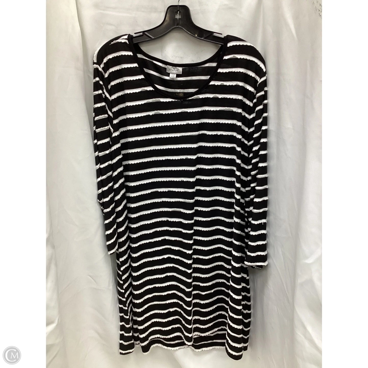 Top 3/4 Sleeve By Avenue In Striped Pattern, Size: 3x