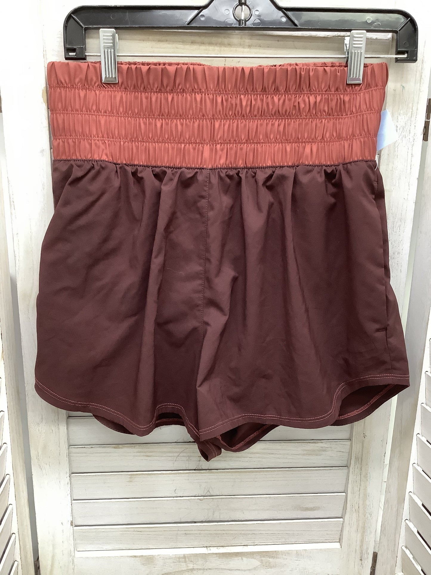 Athletic Shorts By Nike  Size: M