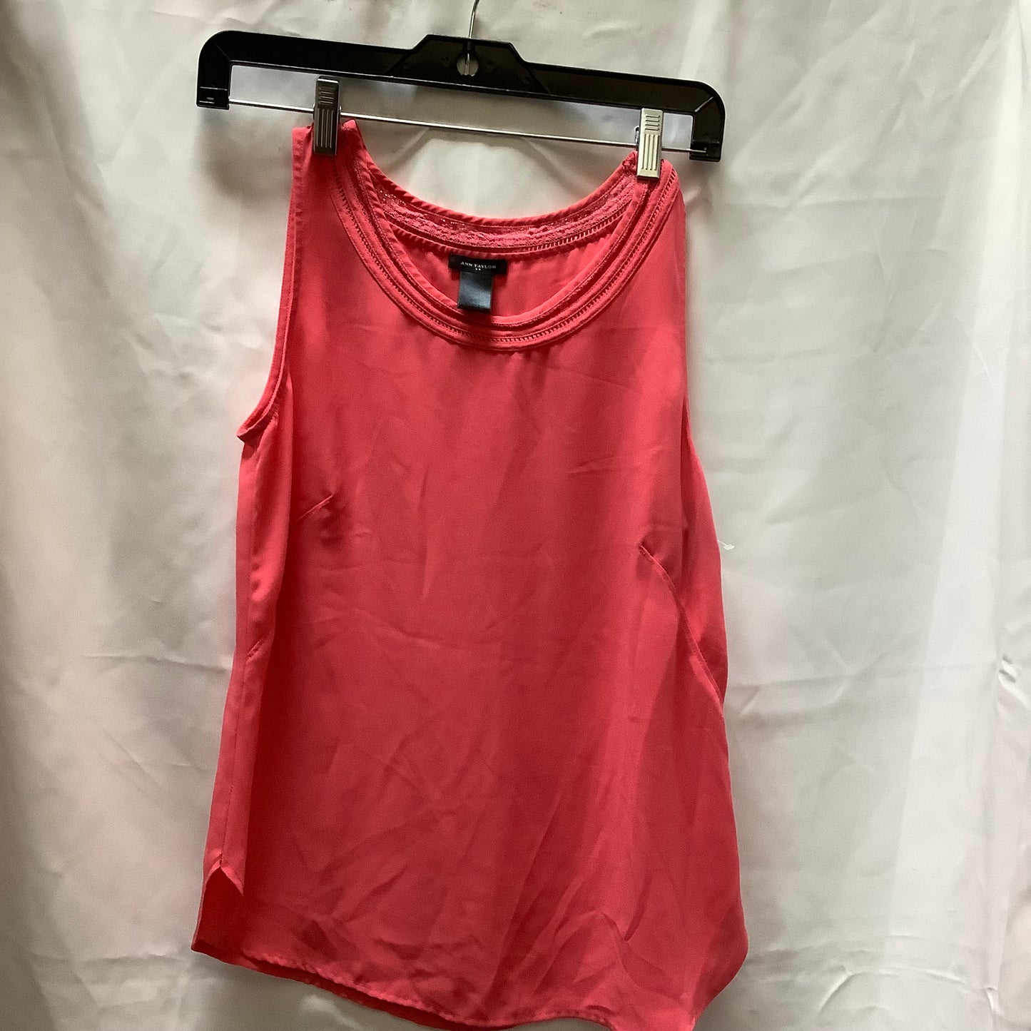 Top Sleeveless Basic By Ann Taylor  Size: Xs