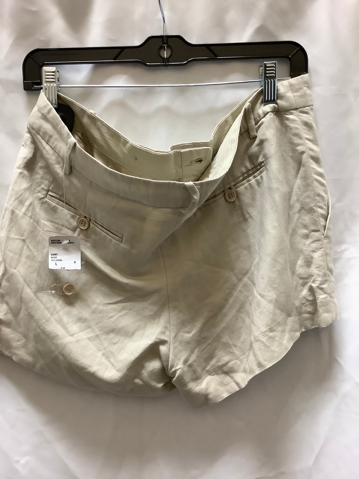 Shorts By Clothes Mentor  Size: L