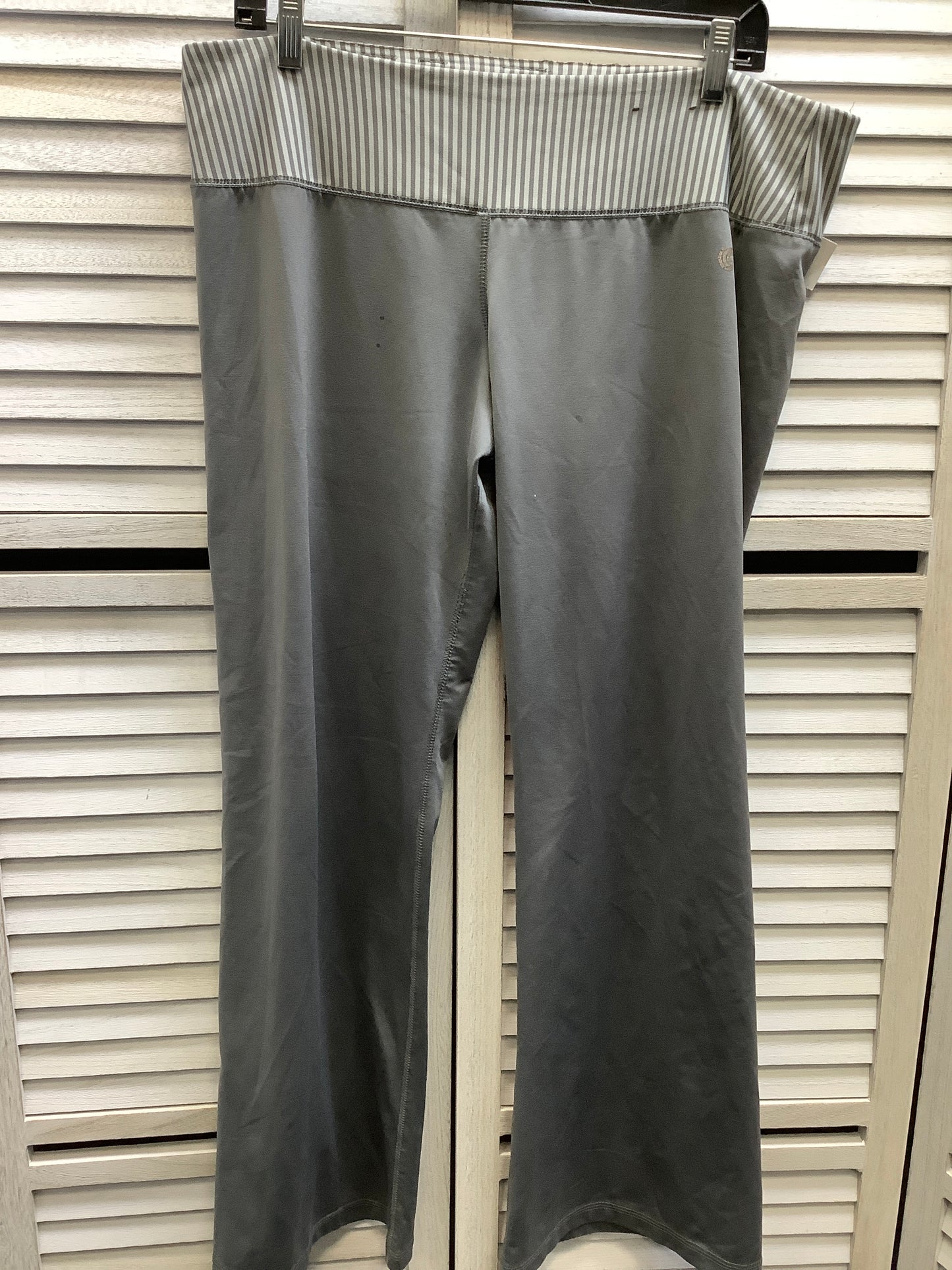 Athletic Leggings By Clothes Mentor In Grey, Size: L