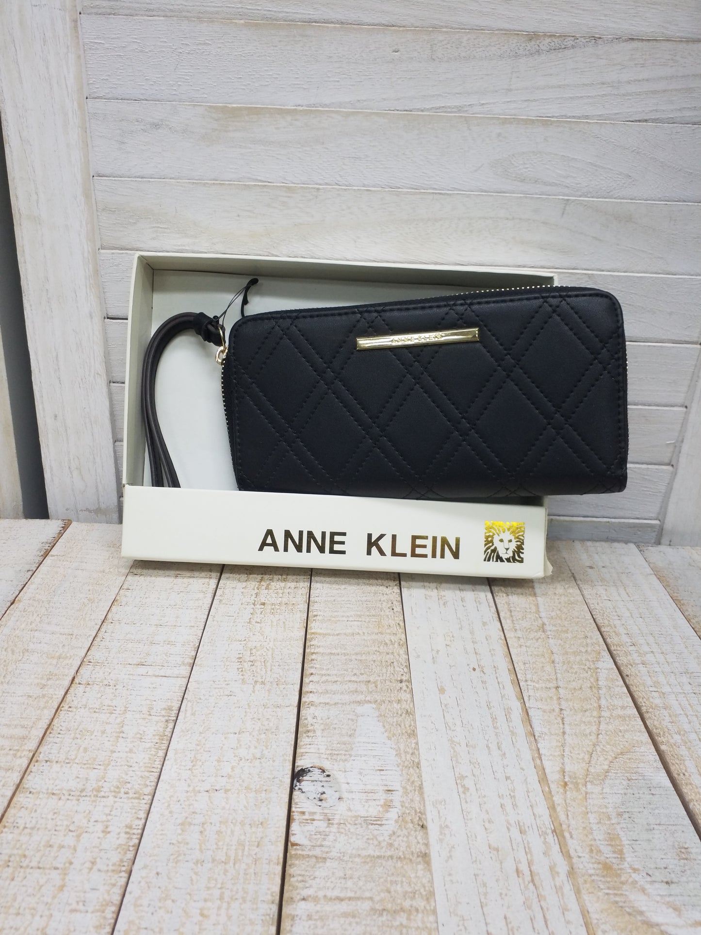 Wristlet By Anne Klein  Size: Medium