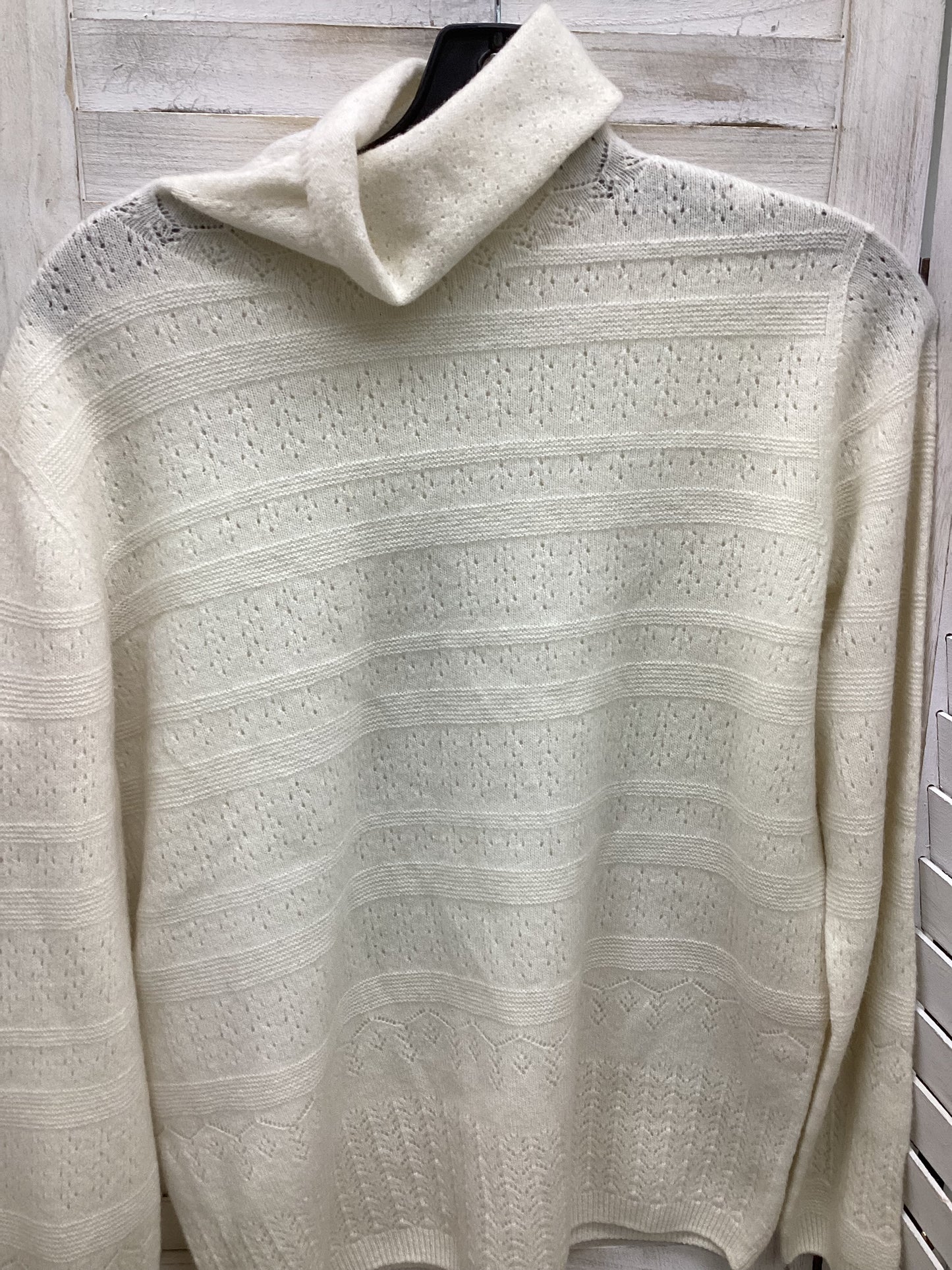 Sweater By Clothes Mentor In Cream, Size: Xl