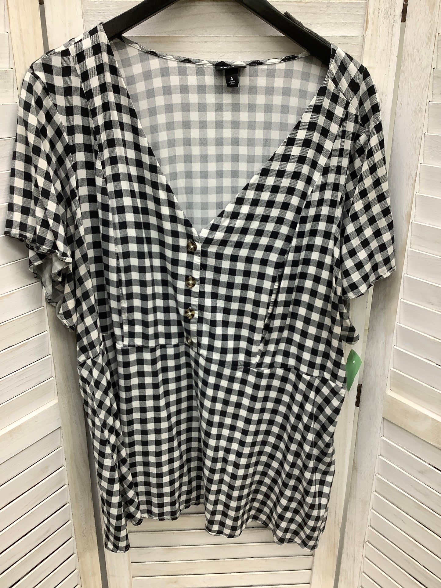 Top Short Sleeve By Torrid  Size: 4x