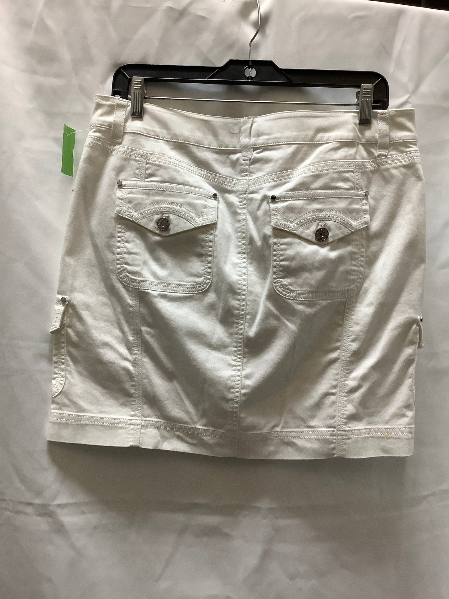Skirt Mini & Short By White House Black Market  Size: 6