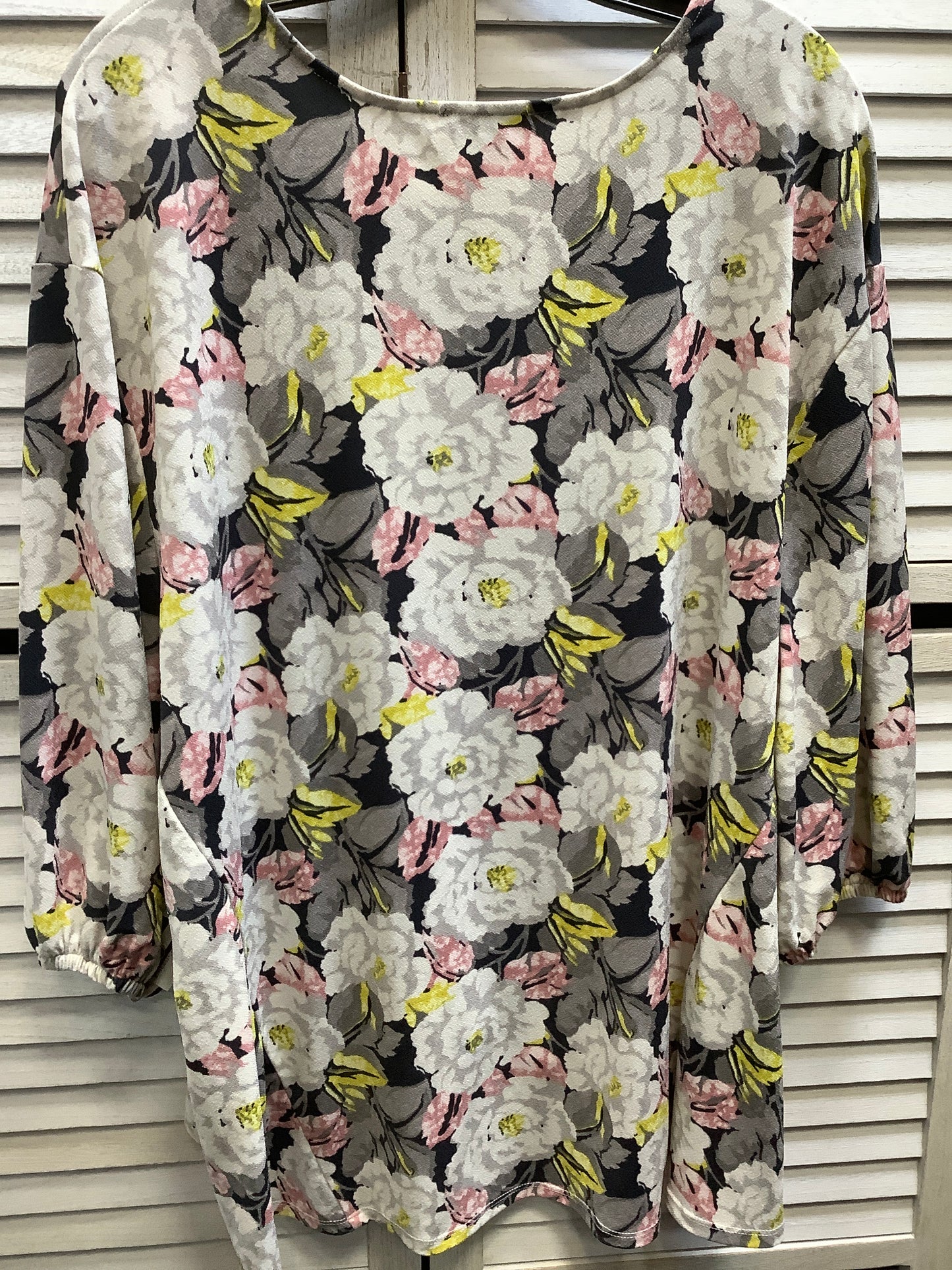 Top Short Sleeve By Jules & Leopold In Floral Print, Size: Xl