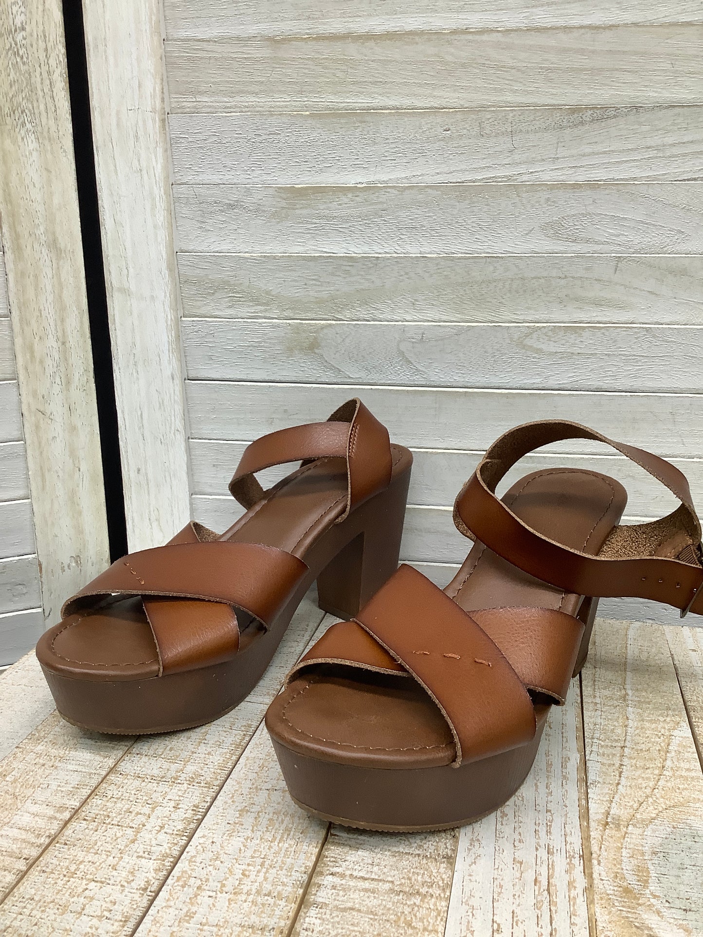 Sandals Heels Block By Universal Thread  Size: 8.5