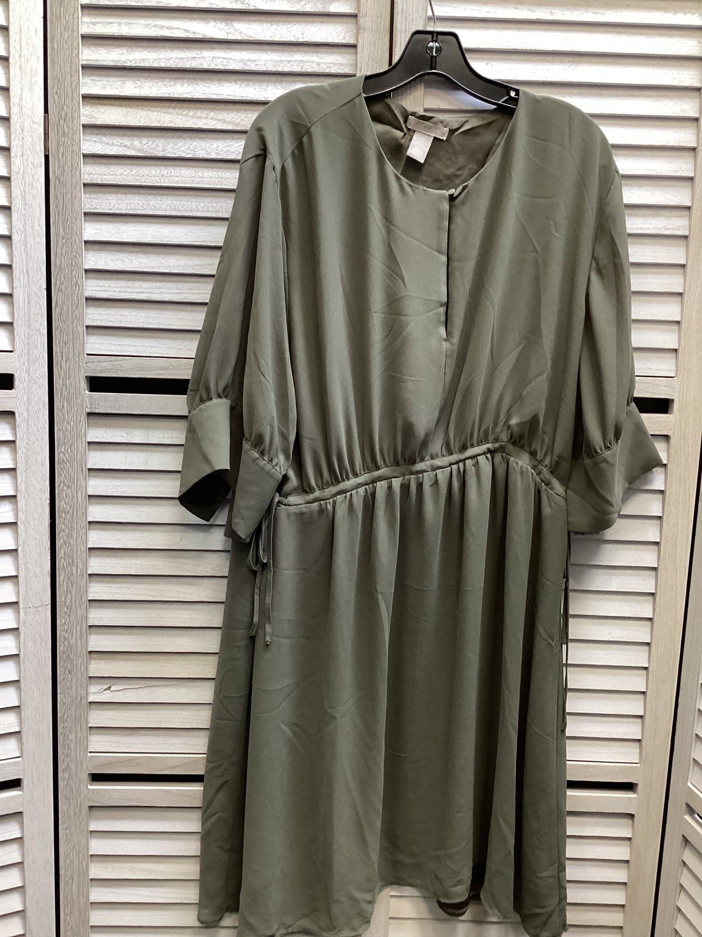 Dress Casual Short By H&m In Green, Size: Xl