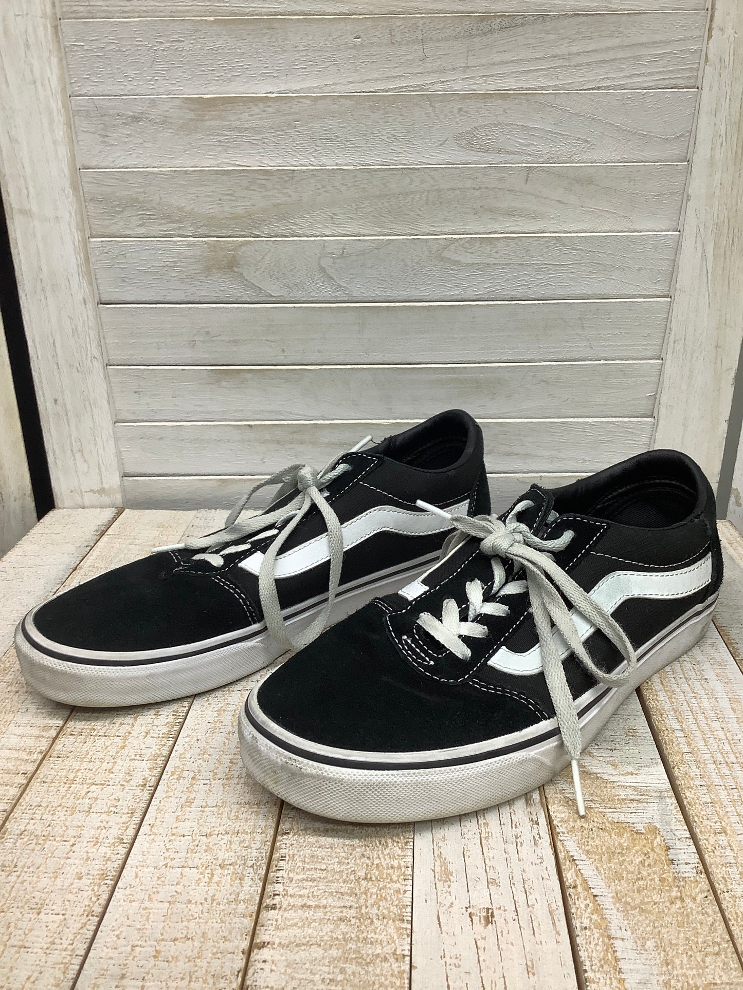 Shoes Sneakers By Vans  Size: 9.5