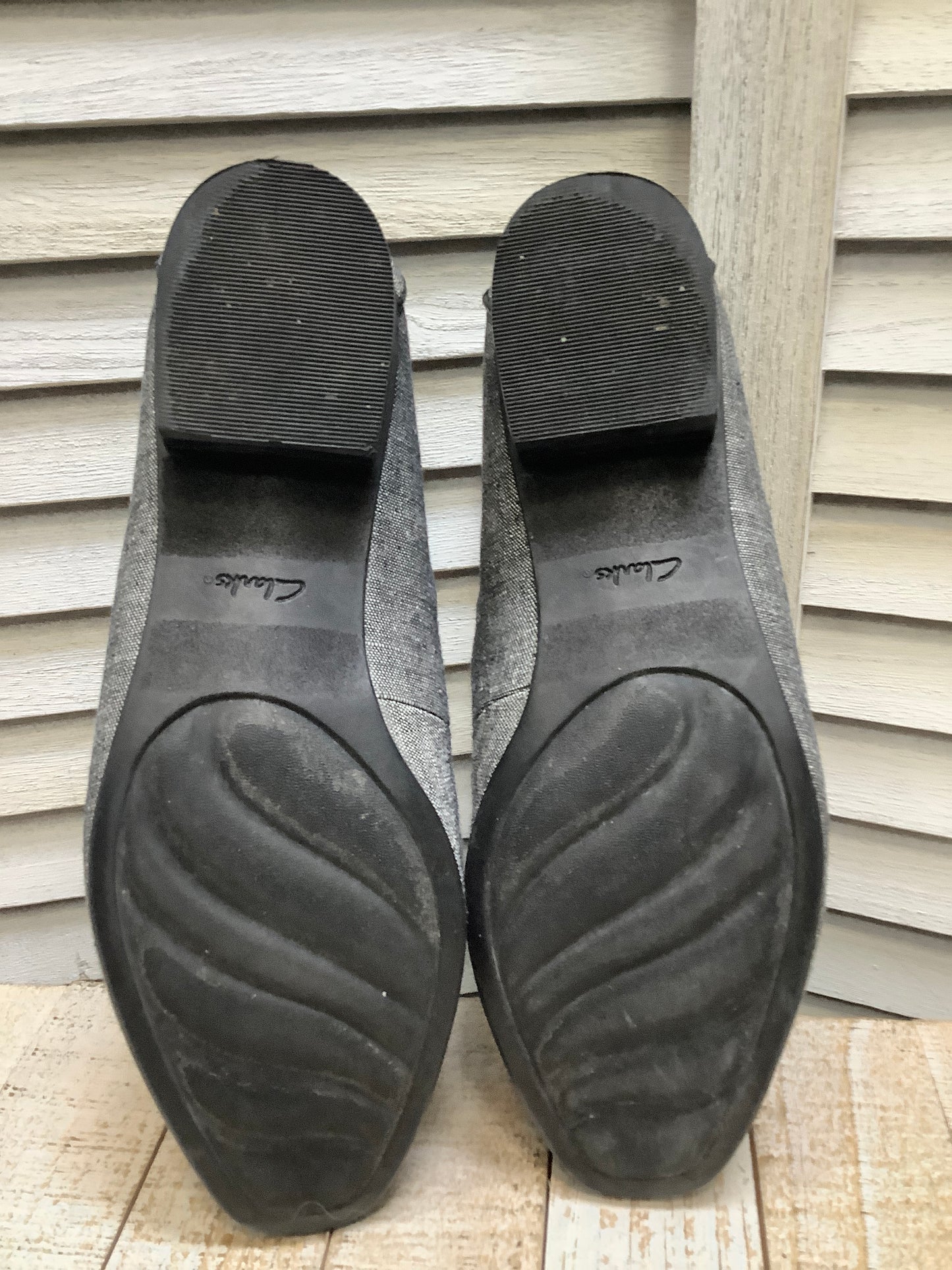 Grey Shoes Flats Clarks, Size 6.5