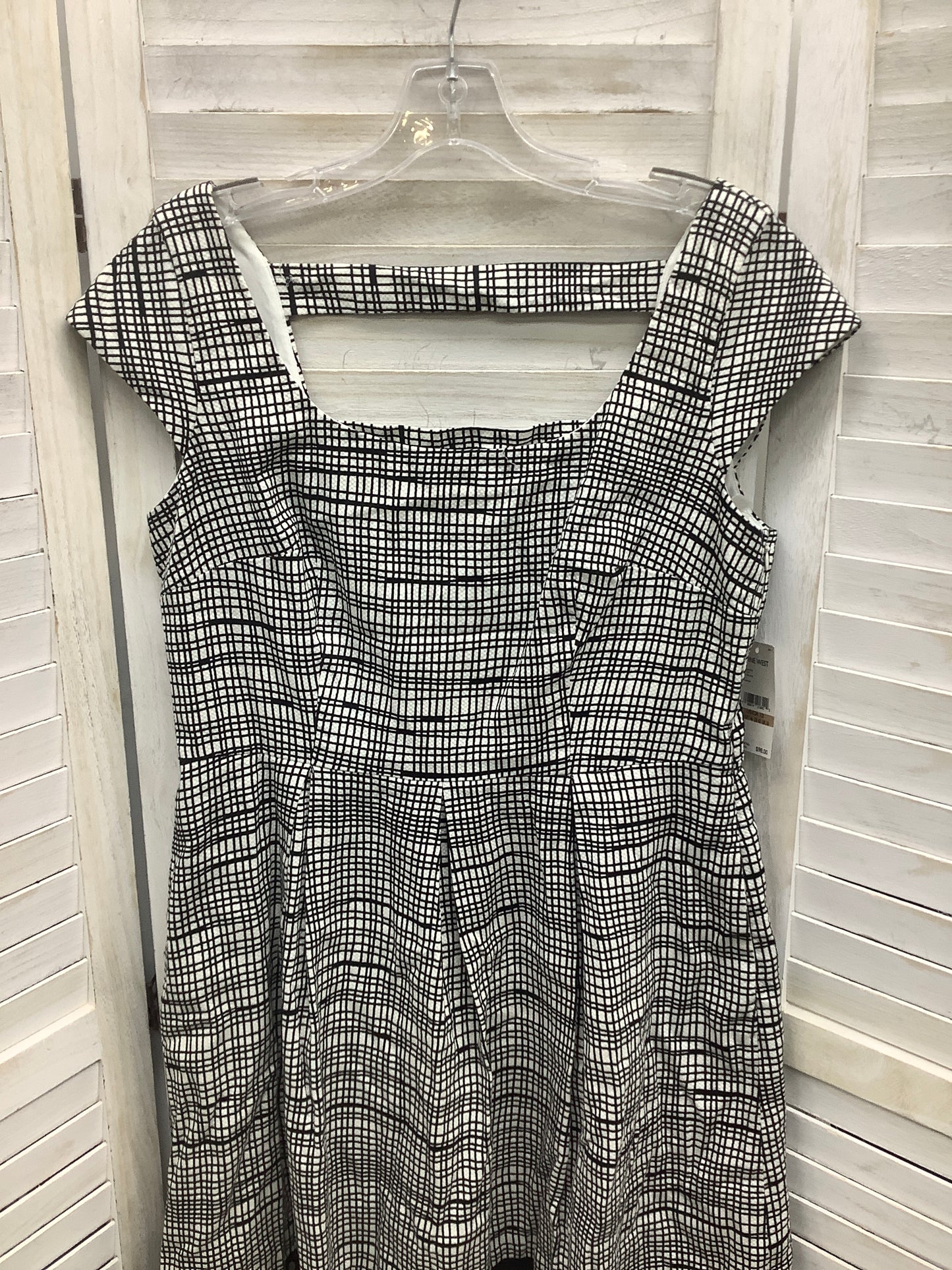 Black & White Dress Casual Short Nine West, Size 12