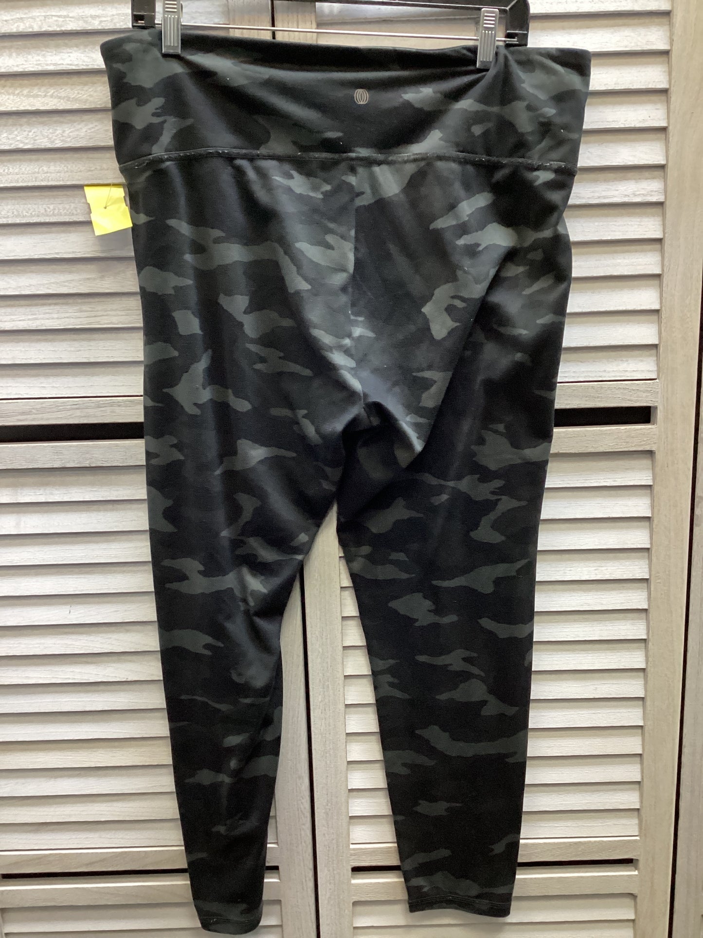 Athletic Leggings By Clothes Mentor In Camoflauge, Size: Xl