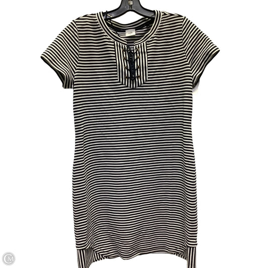 Dress Casual Short By Cabi In Striped Pattern, Size: S