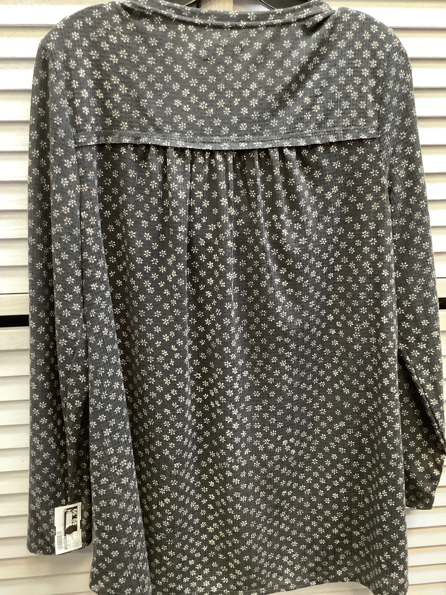 Top Long Sleeve By Wonderly In Grey, Size: L