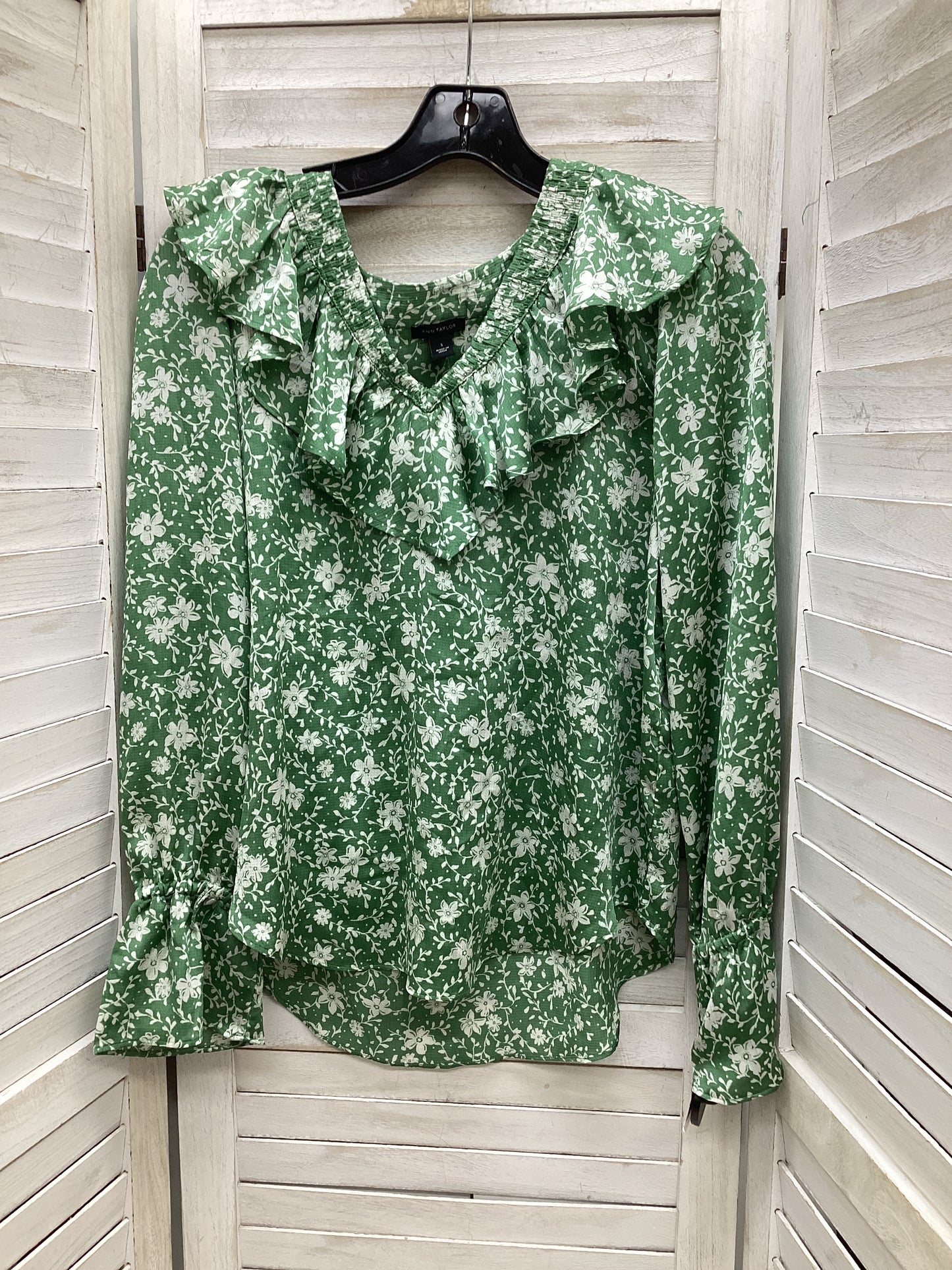 Top Short Sleeve By Ann Taylor In Green, Size: S