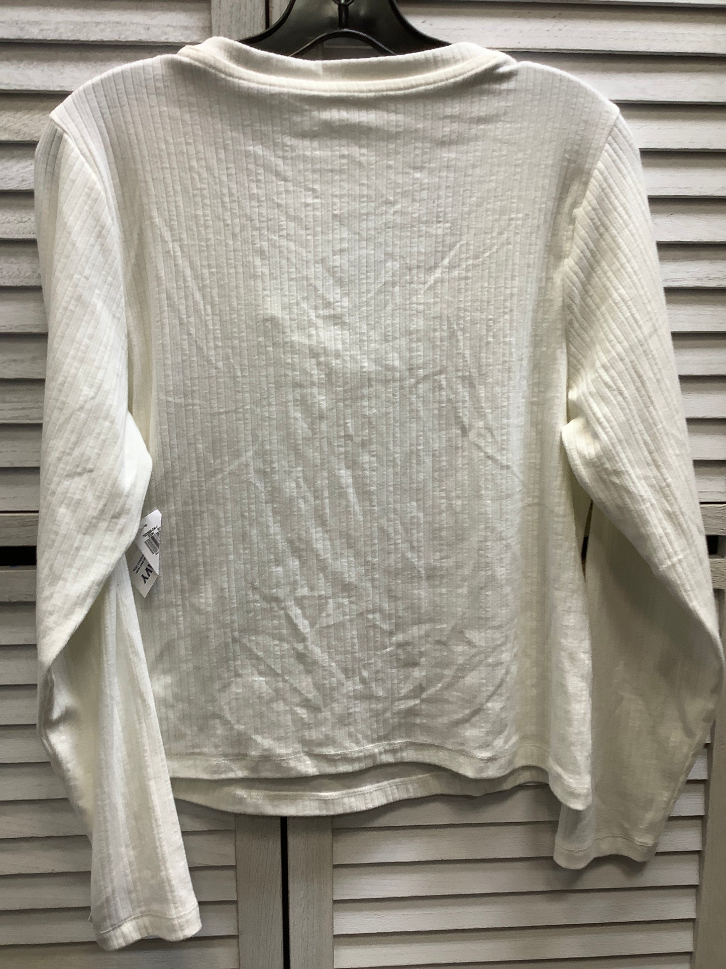 Top Long Sleeve By Old Navy In White, Size: Xl