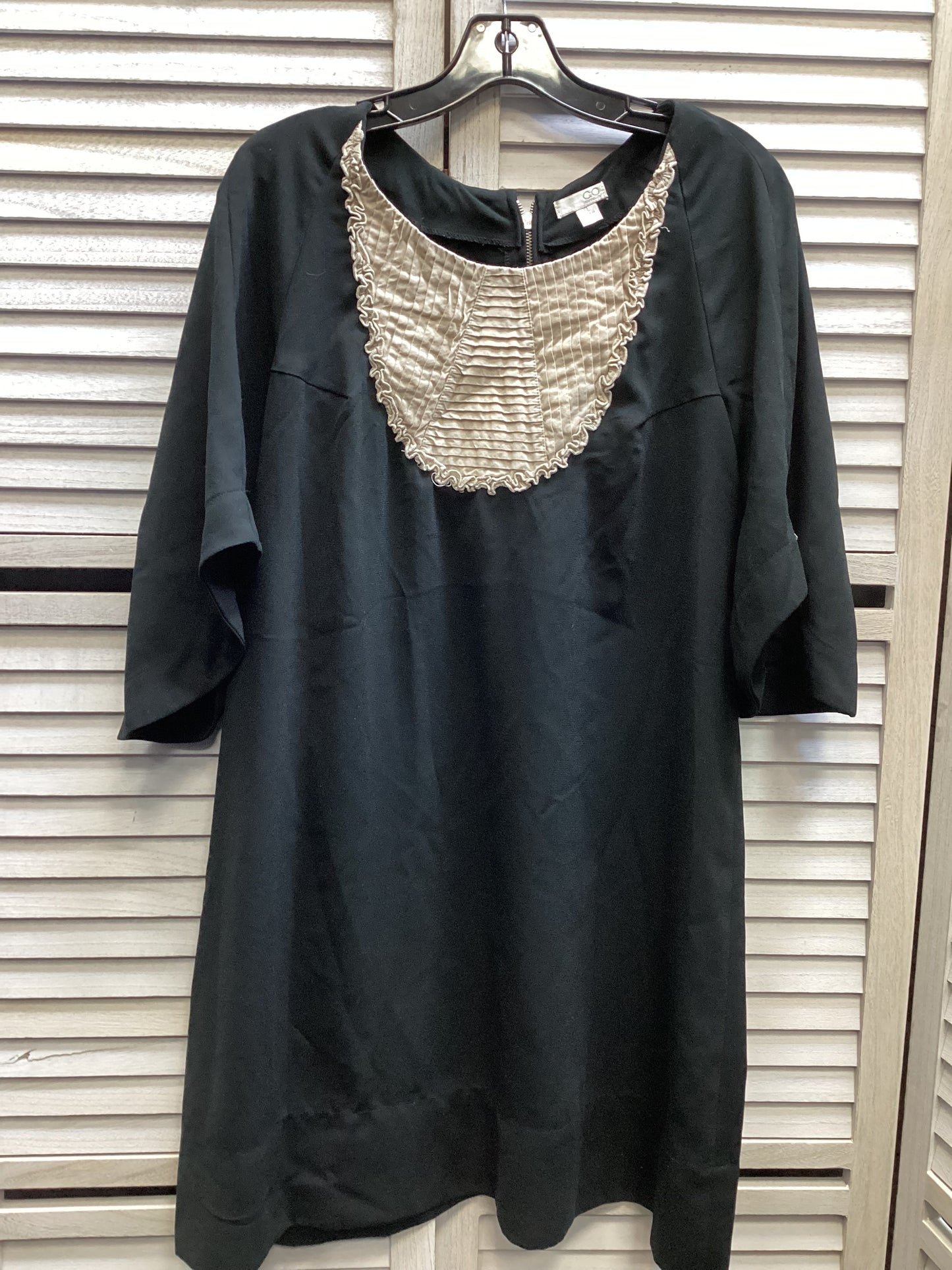 Dress Casual Short By Clothes Mentor In Black & Cream, Size: Xl