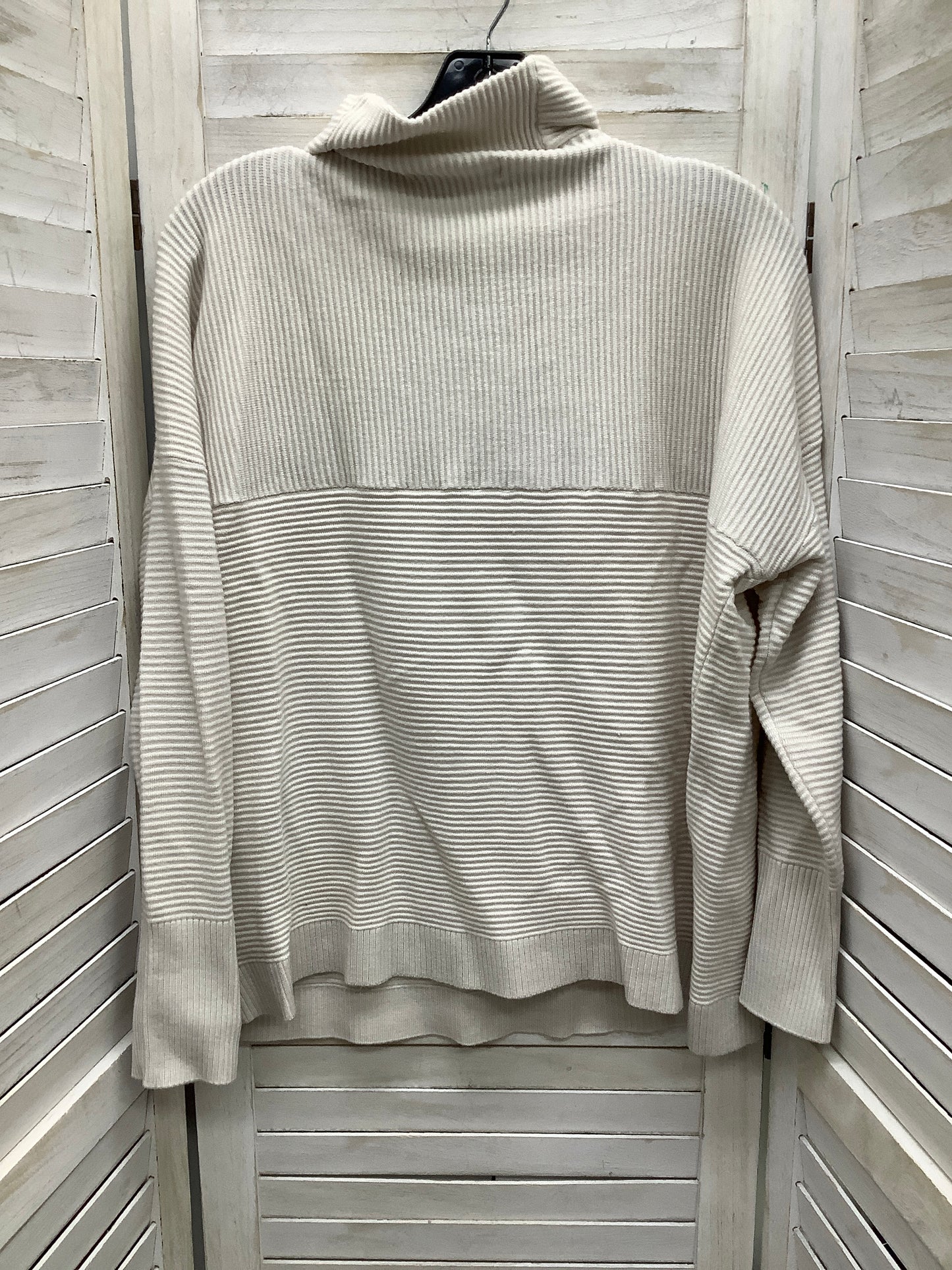 Top Long Sleeve By Chelsea And Theodore In Cream, Size: M