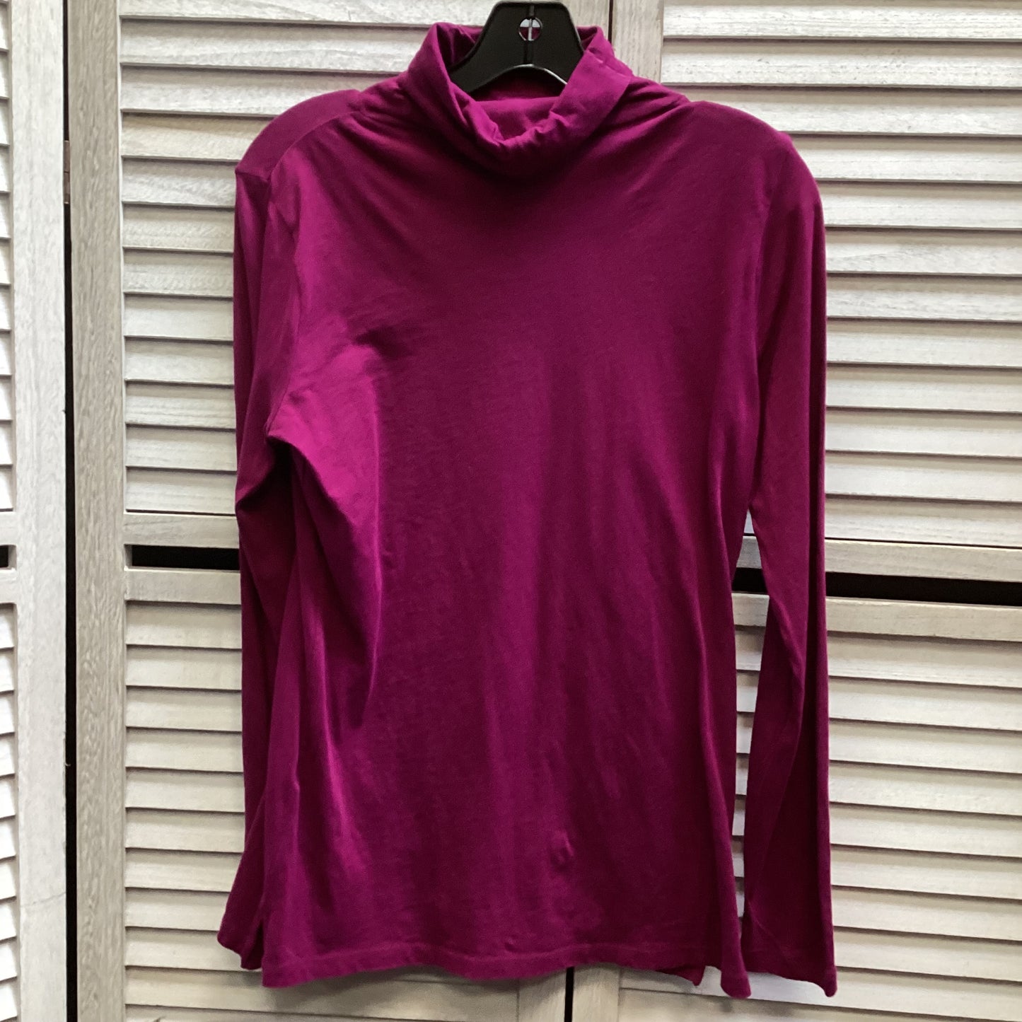 Top Long Sleeve By Crown And Ivy In Purple, Size: S