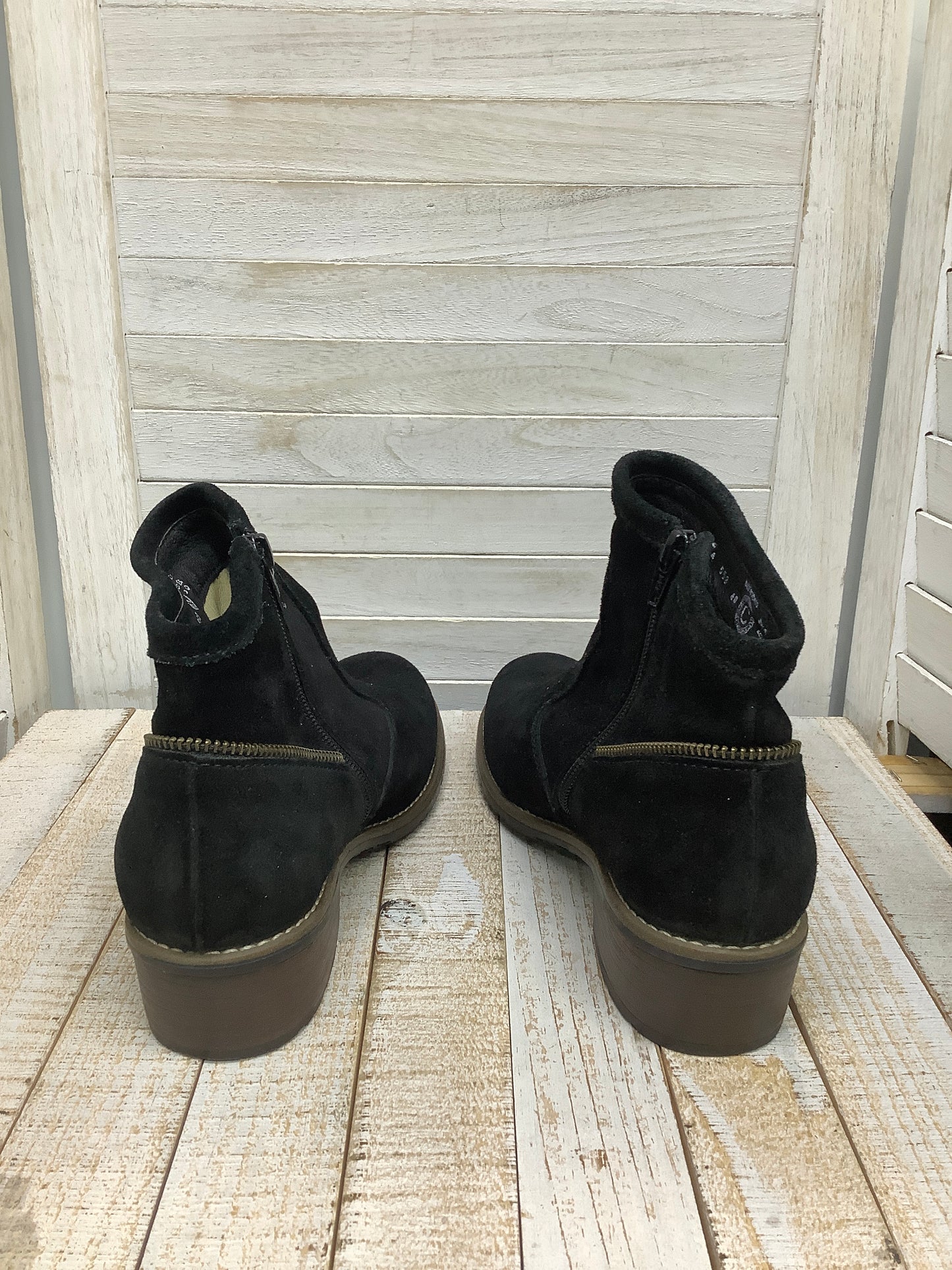 Boots Ankle Flats By Clothes Mentor In Black, Size: 9.5