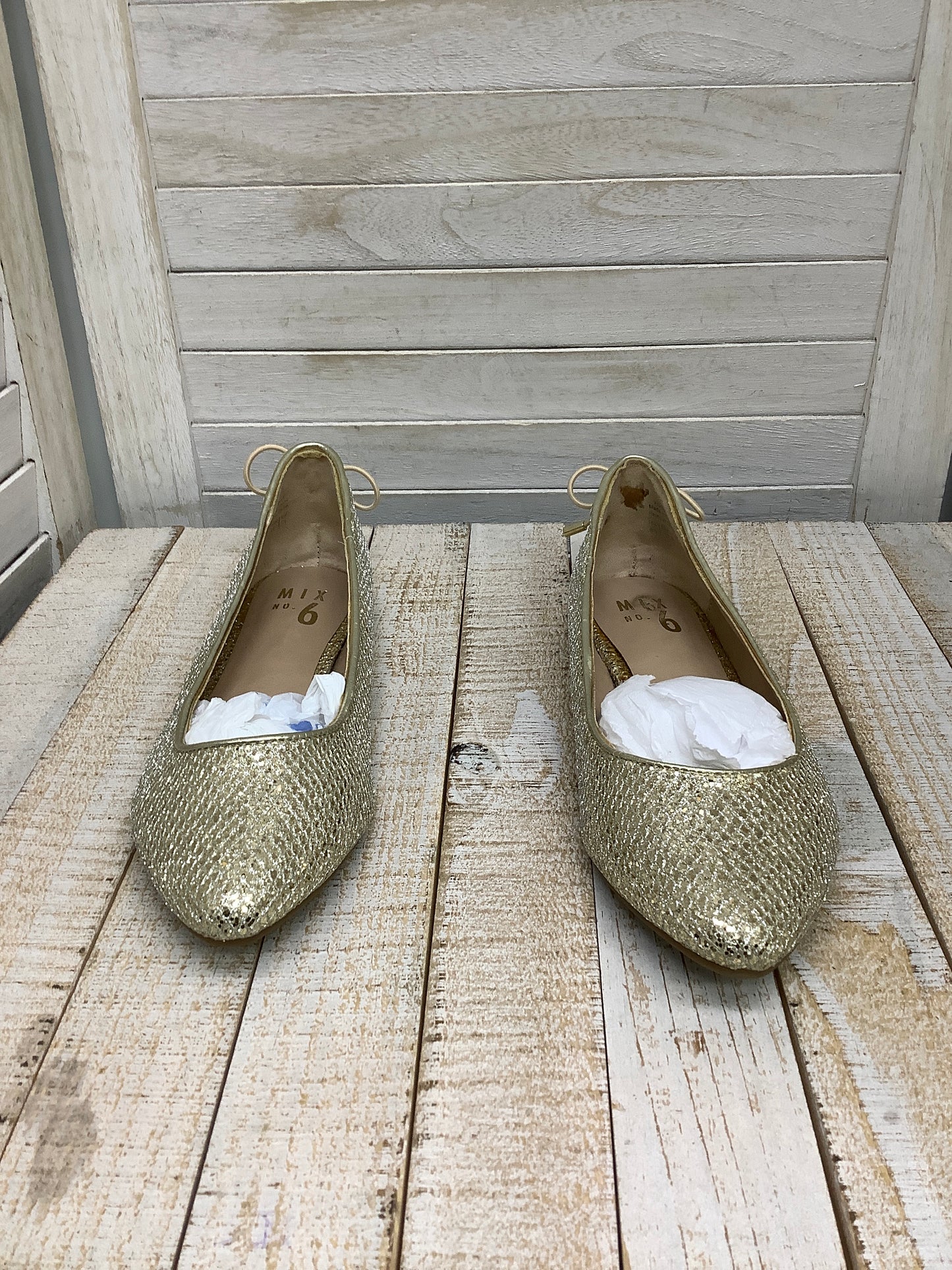 Shoes Flats By Mix No 6 In Gold, Size: 6.5