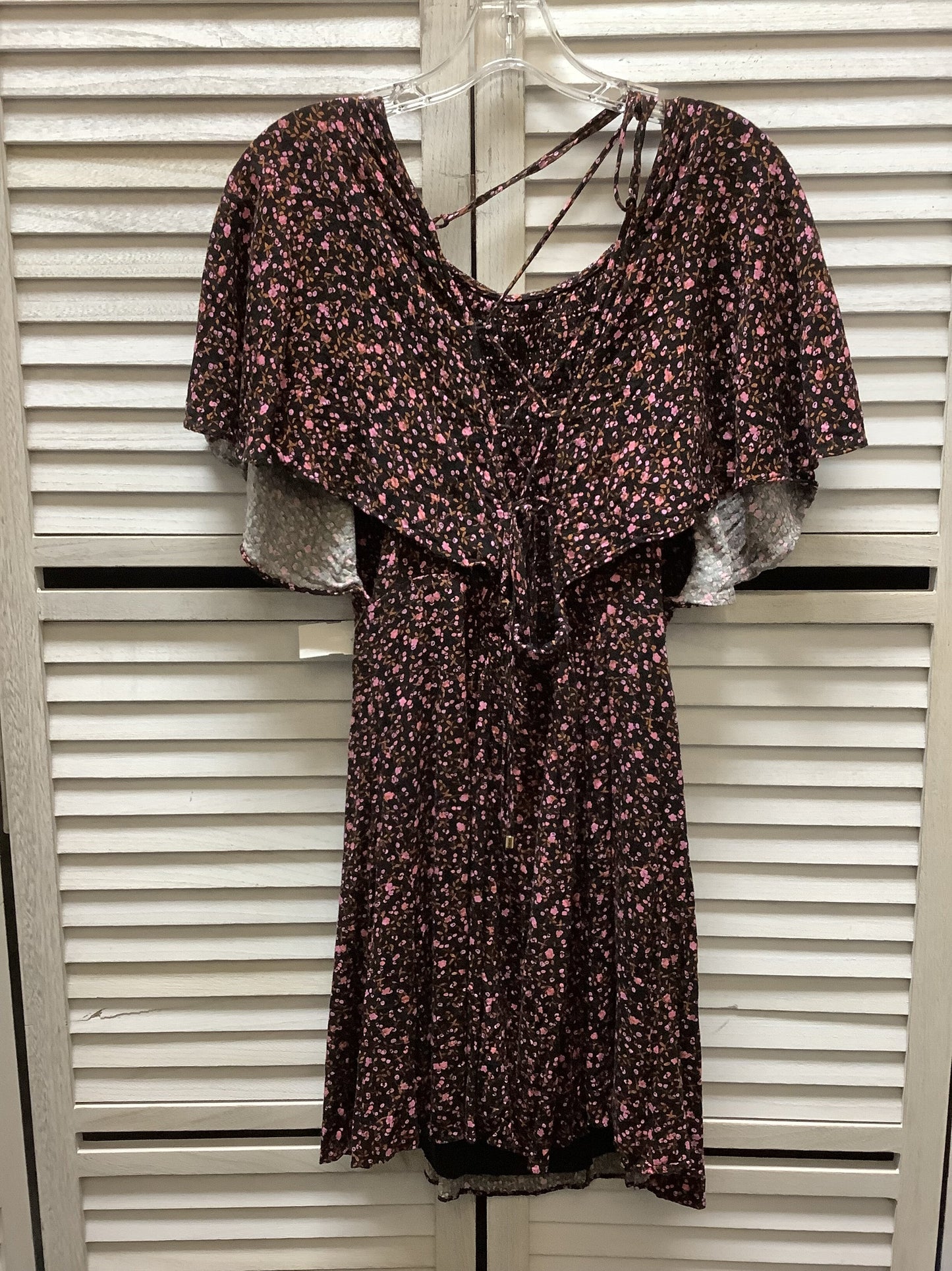 Dress Casual Short By Free People  Size: M