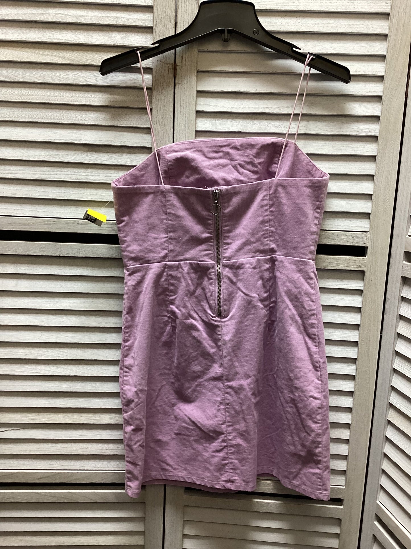 Dress Casual Short By Urban Outfitters  Size: 6