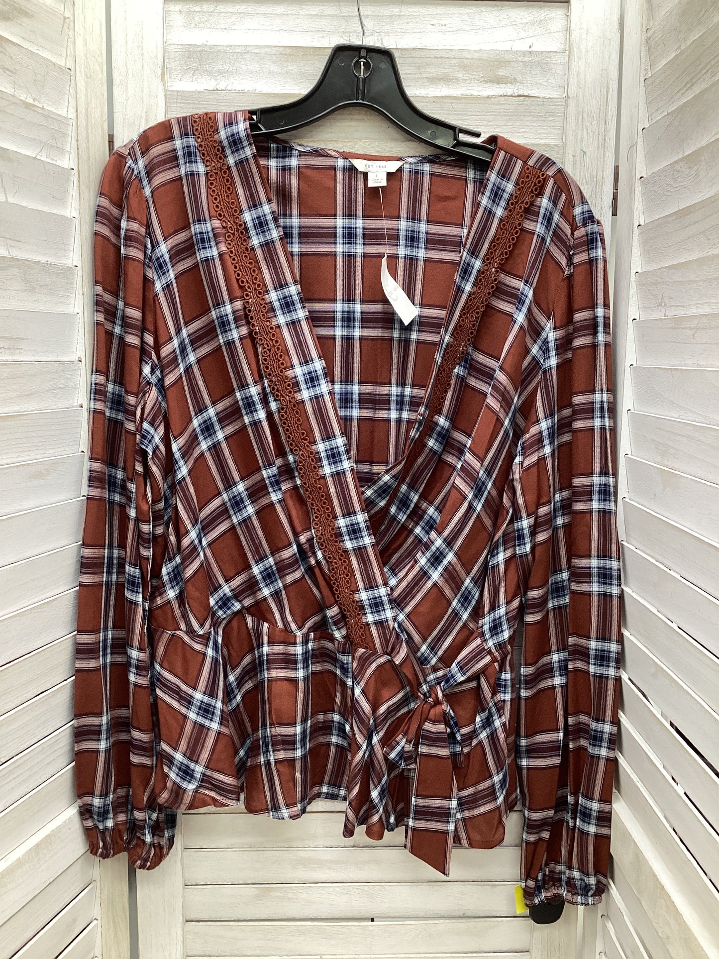 Top Long Sleeve By Cato In Plaid Pattern, Size: L