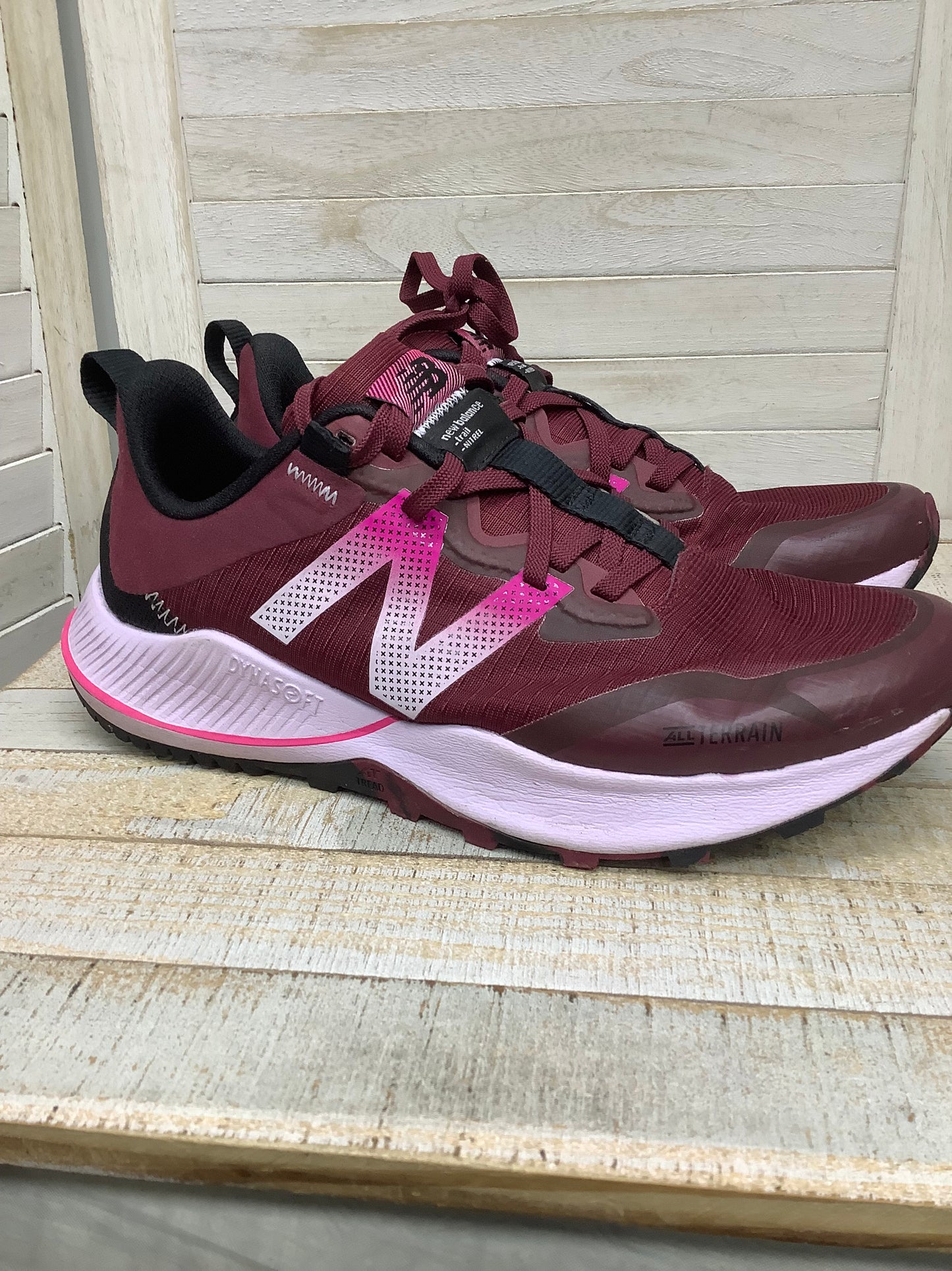 Shoes Athletic By New Balance In Red, Size: 9.5