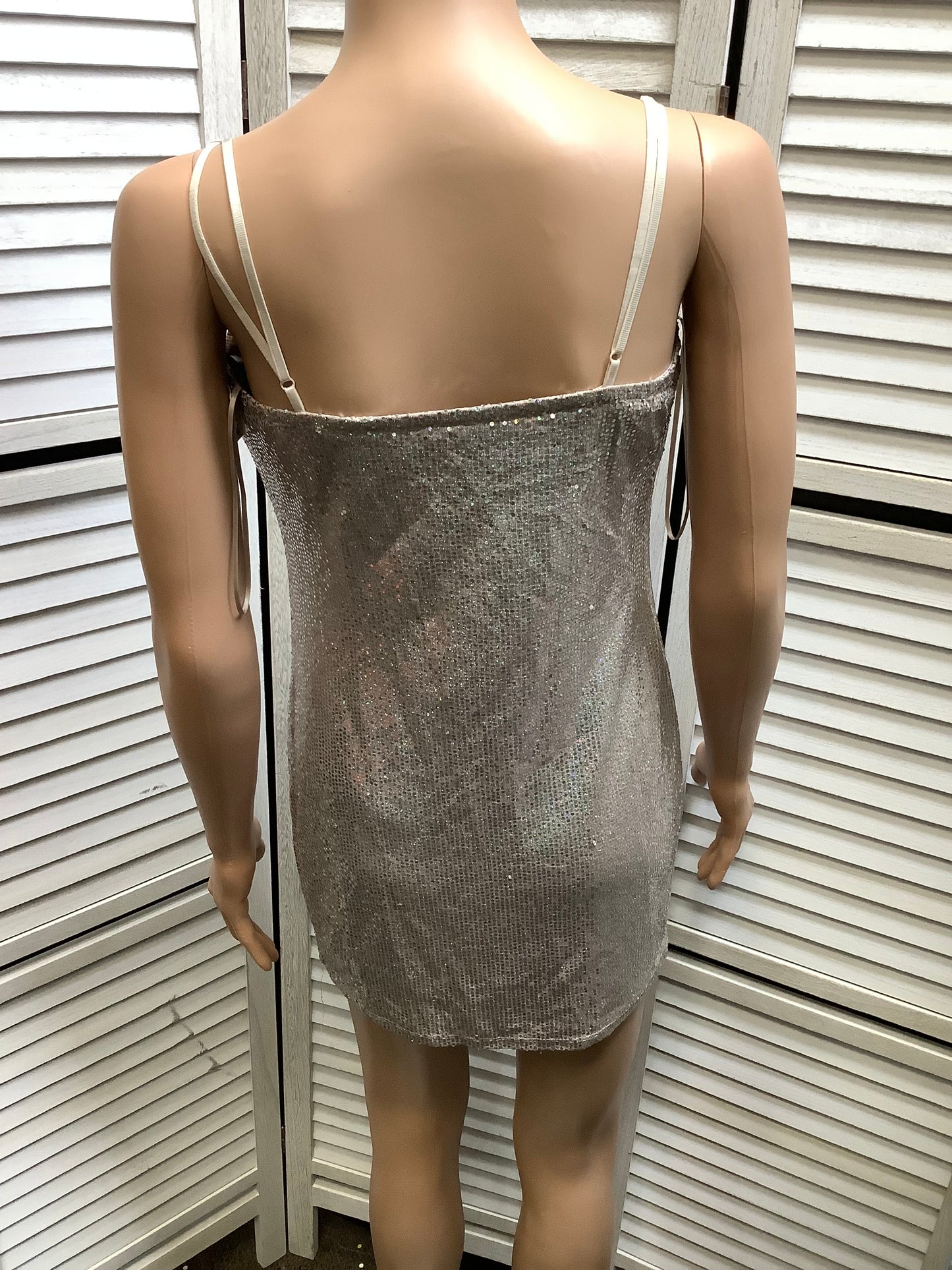 Dress Casual Short By Clothes Mentor In Silver, Size: M