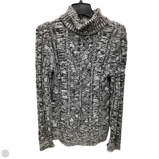 Sweater By Croft And Barrow In Grey, Size: M