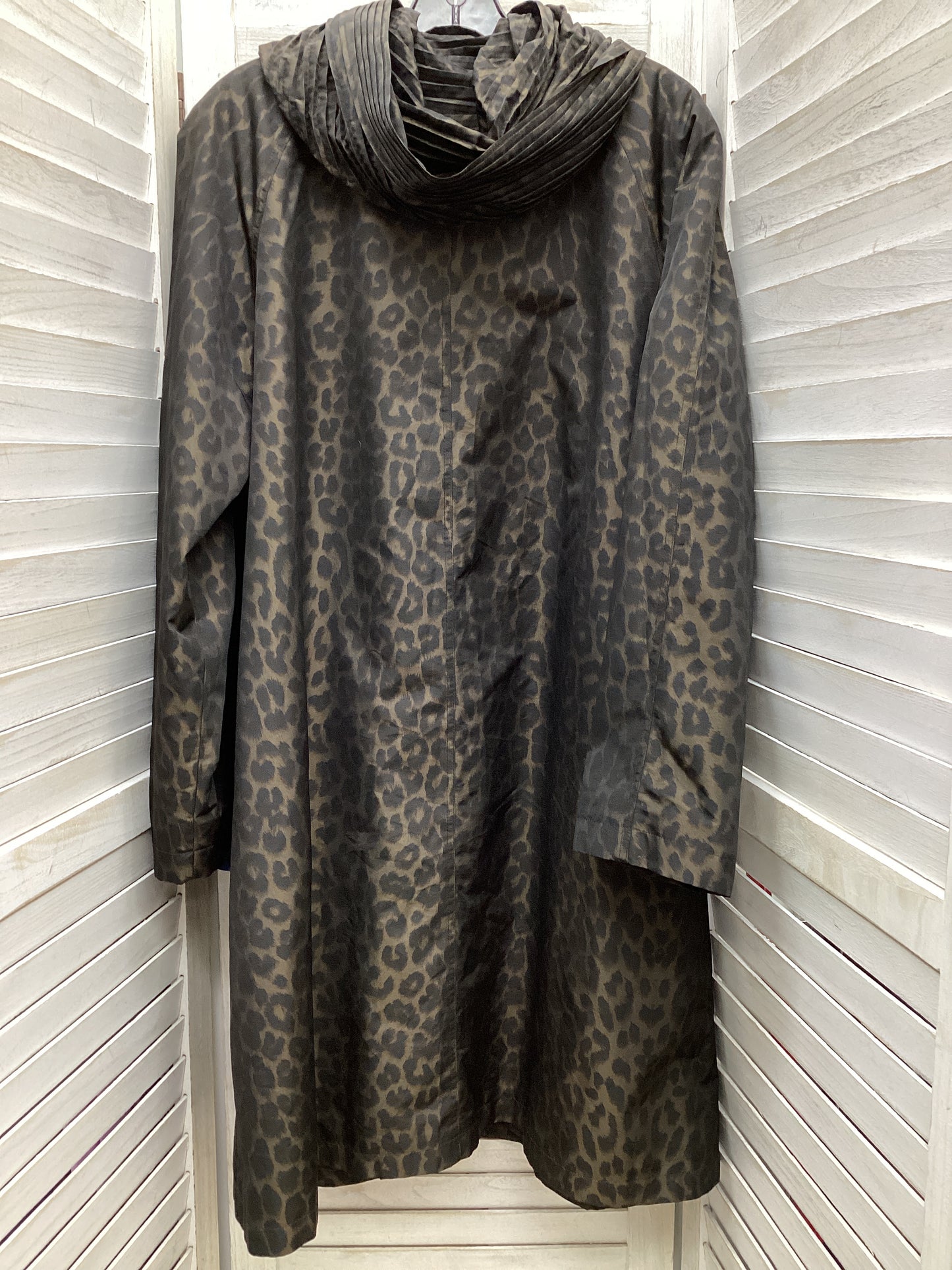 Coat Raincoat By Gallery In Animal Print, Size: L