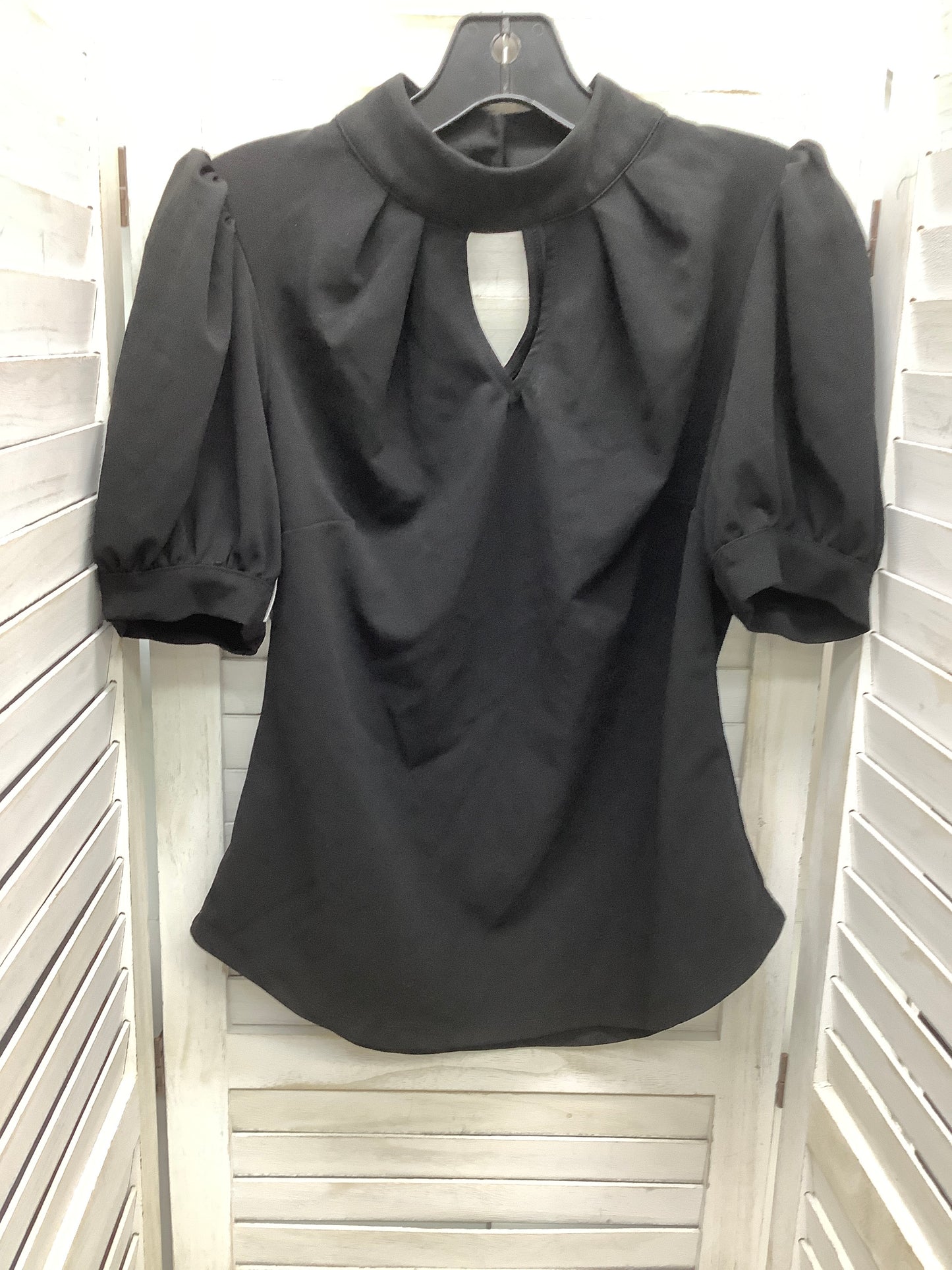 Top Short Sleeve By New York And Co In Black, Size: S