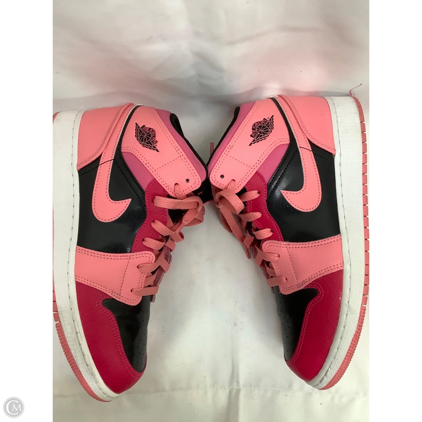 Shoes Luxury Designer By Jordan In Black & Pink, Size: 8.5