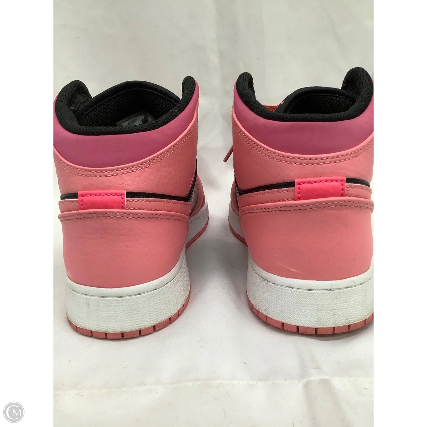 Shoes Luxury Designer By Jordan In Black & Pink, Size: 8.5