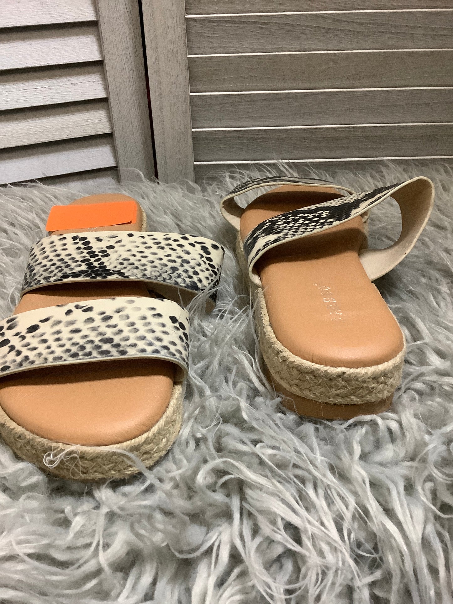 Sandals Flats By Bamboo  Size: 7