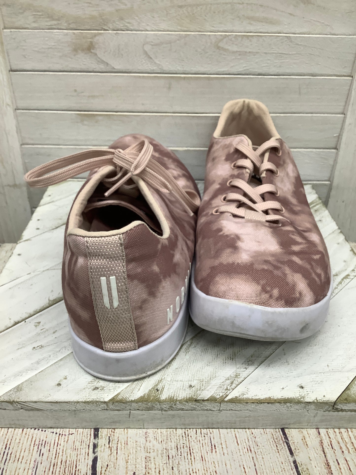 Shoes Sneakers By Clothes Mentor  Size: 10