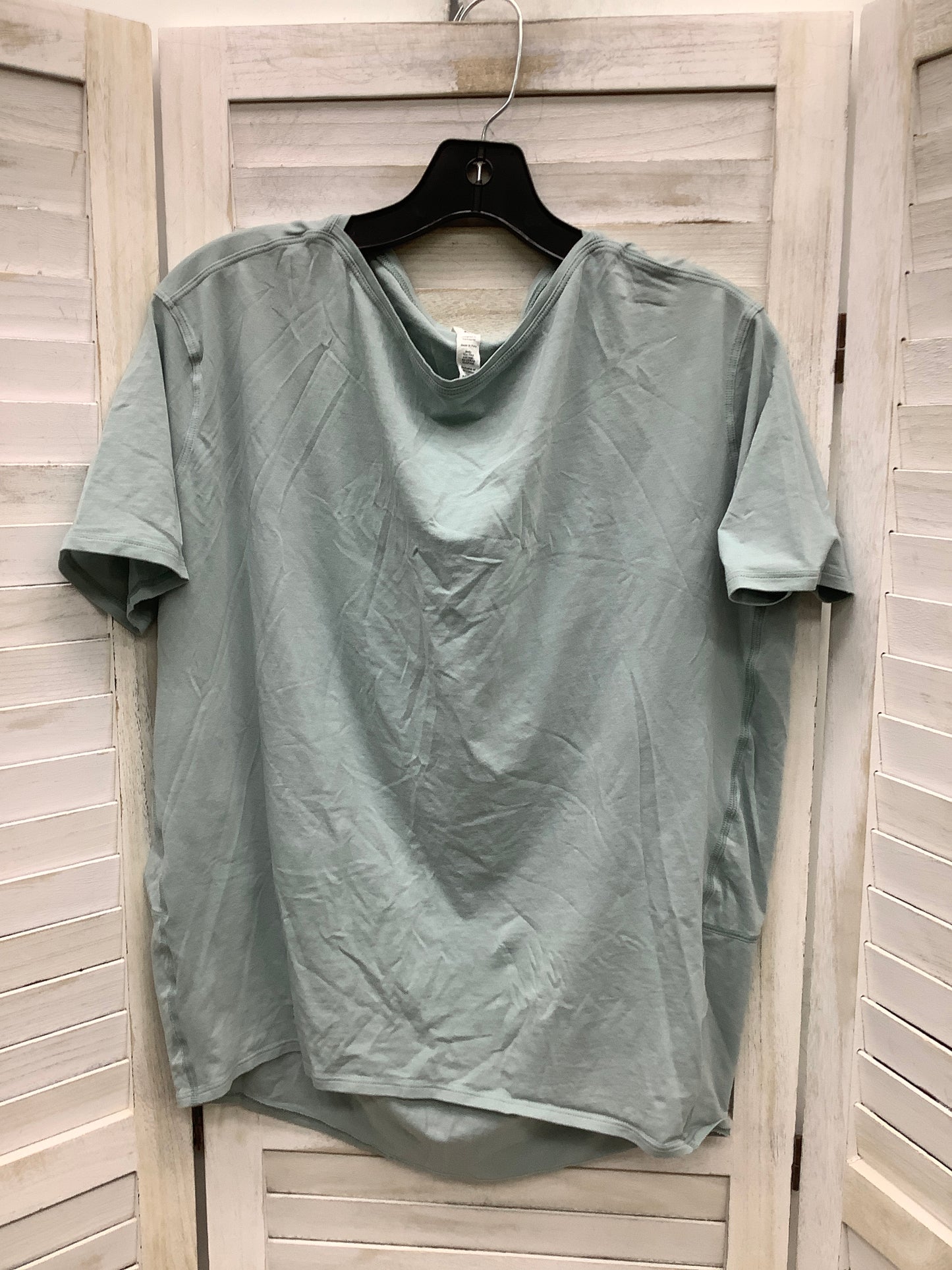 Athletic Top Short Sleeve By Lululemon  Size: 6