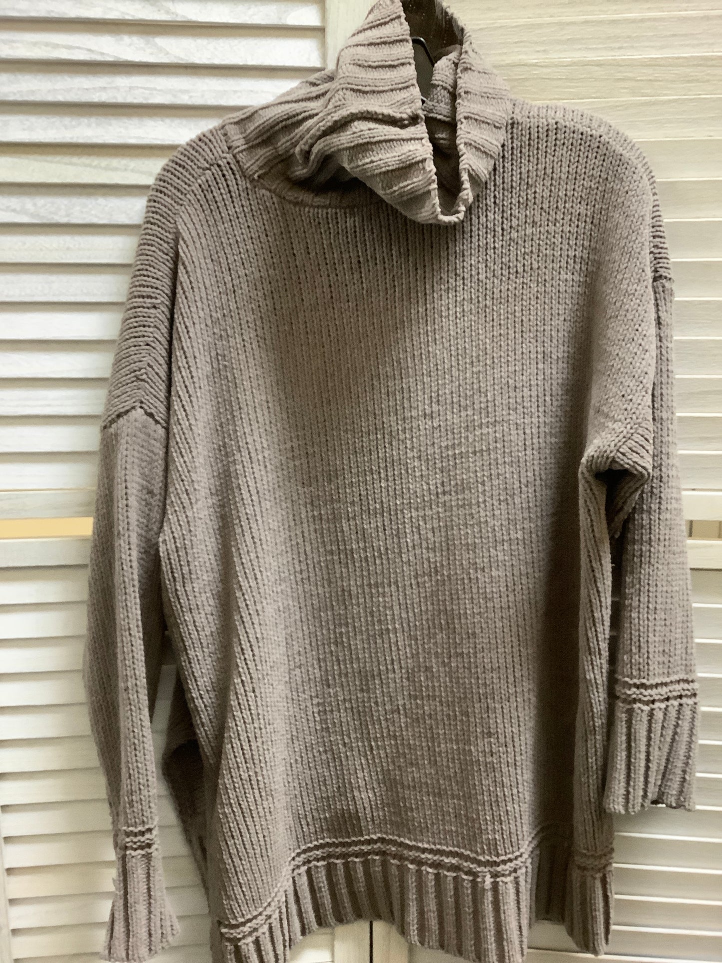 Sweater By Aerie  Size: M