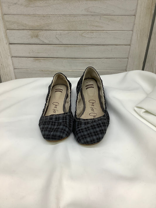 Shoes Flats Ballet By Toms  Size: 6