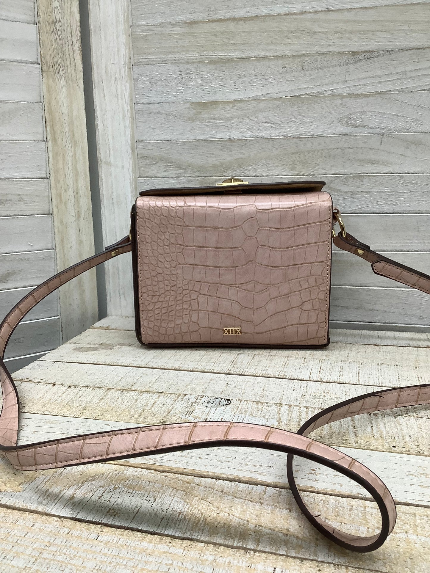 Crossbody By Clothes Mentor  Size: Medium